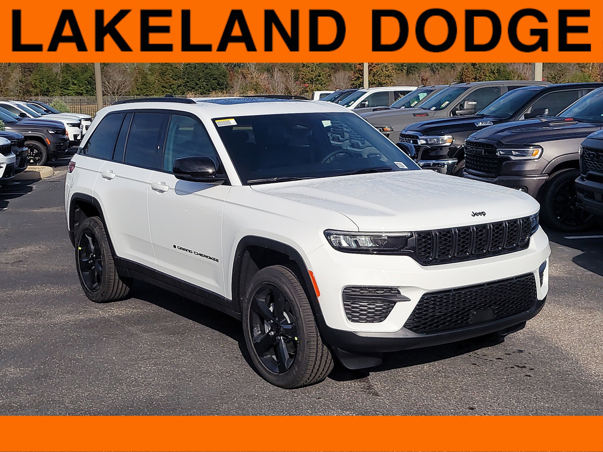 2025 Jeep Grand Cherokee Altitude's photo