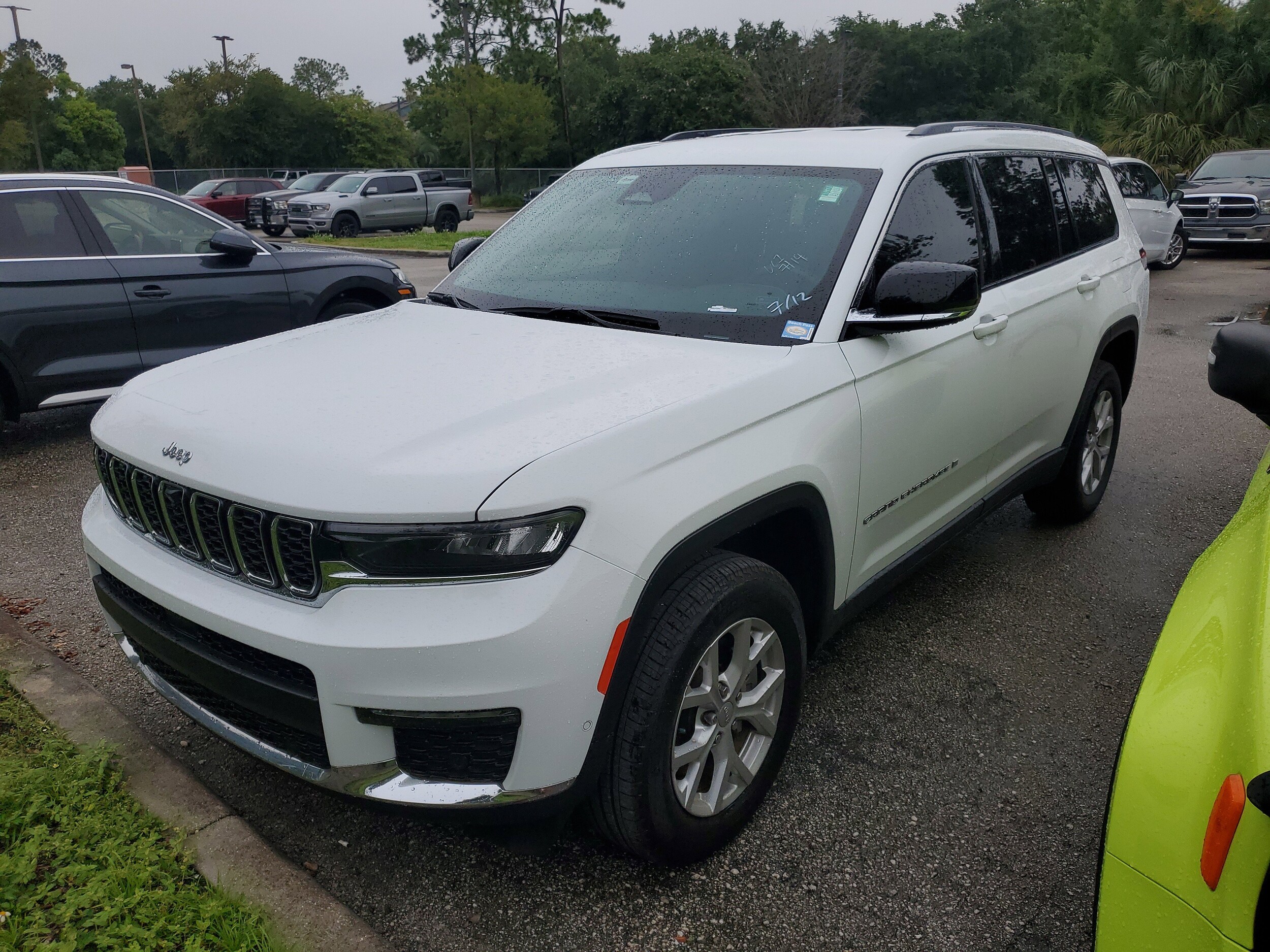 2024 Jeep Grand Cherokee Limited photo 2
