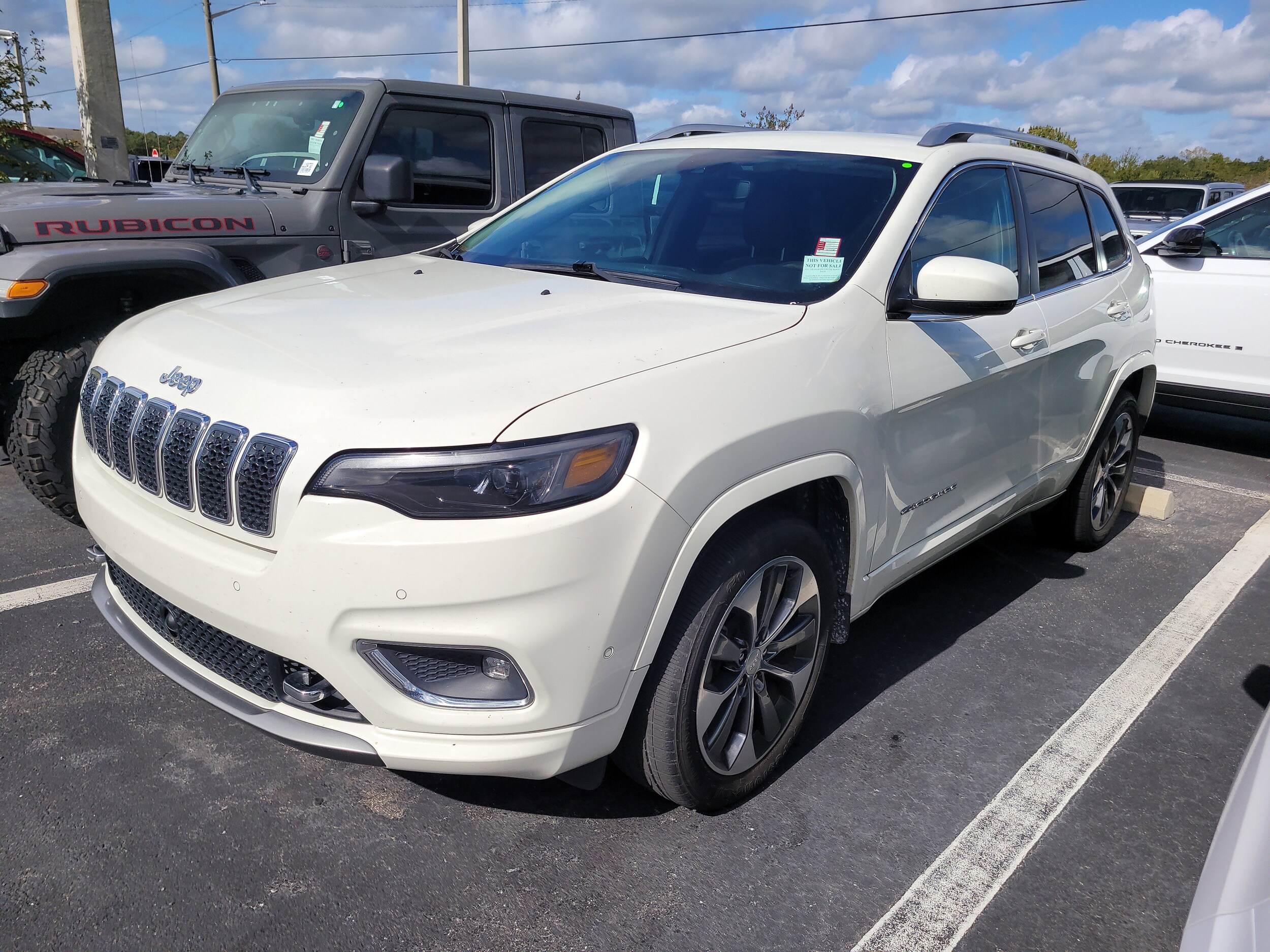 2019 Jeep Cherokee Overland photo 3