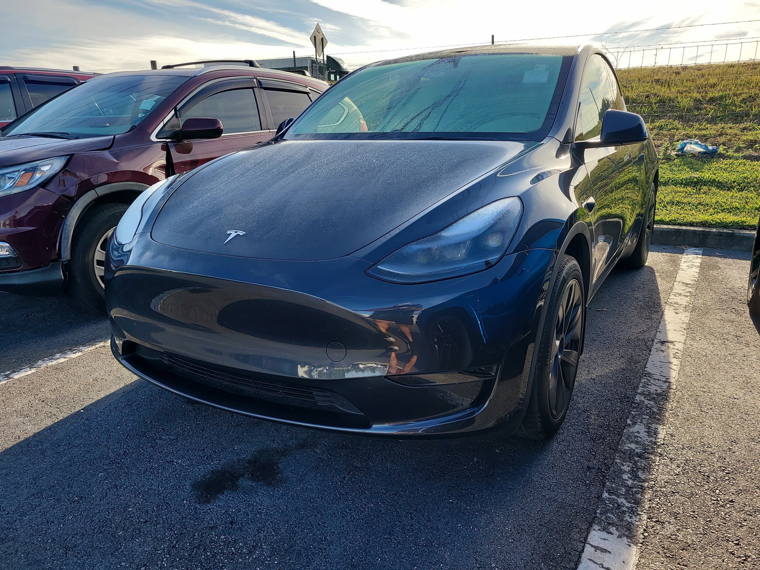 2024 Tesla Model Y photo 3