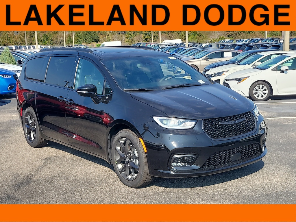 New 2026 Chrysler Pacifica LIMITED Passenger Van