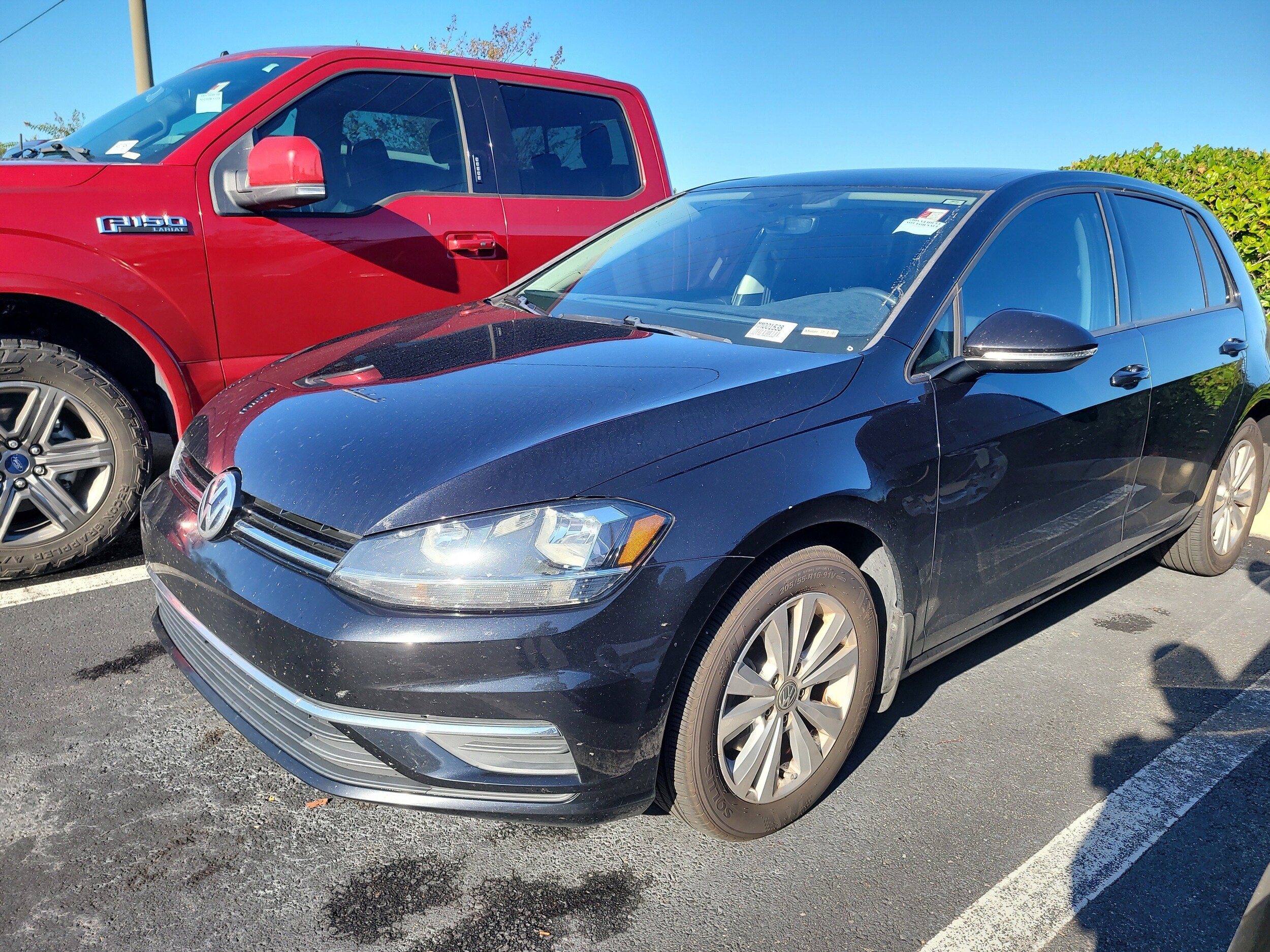 2021 Volkswagen Golf TSI photo 3