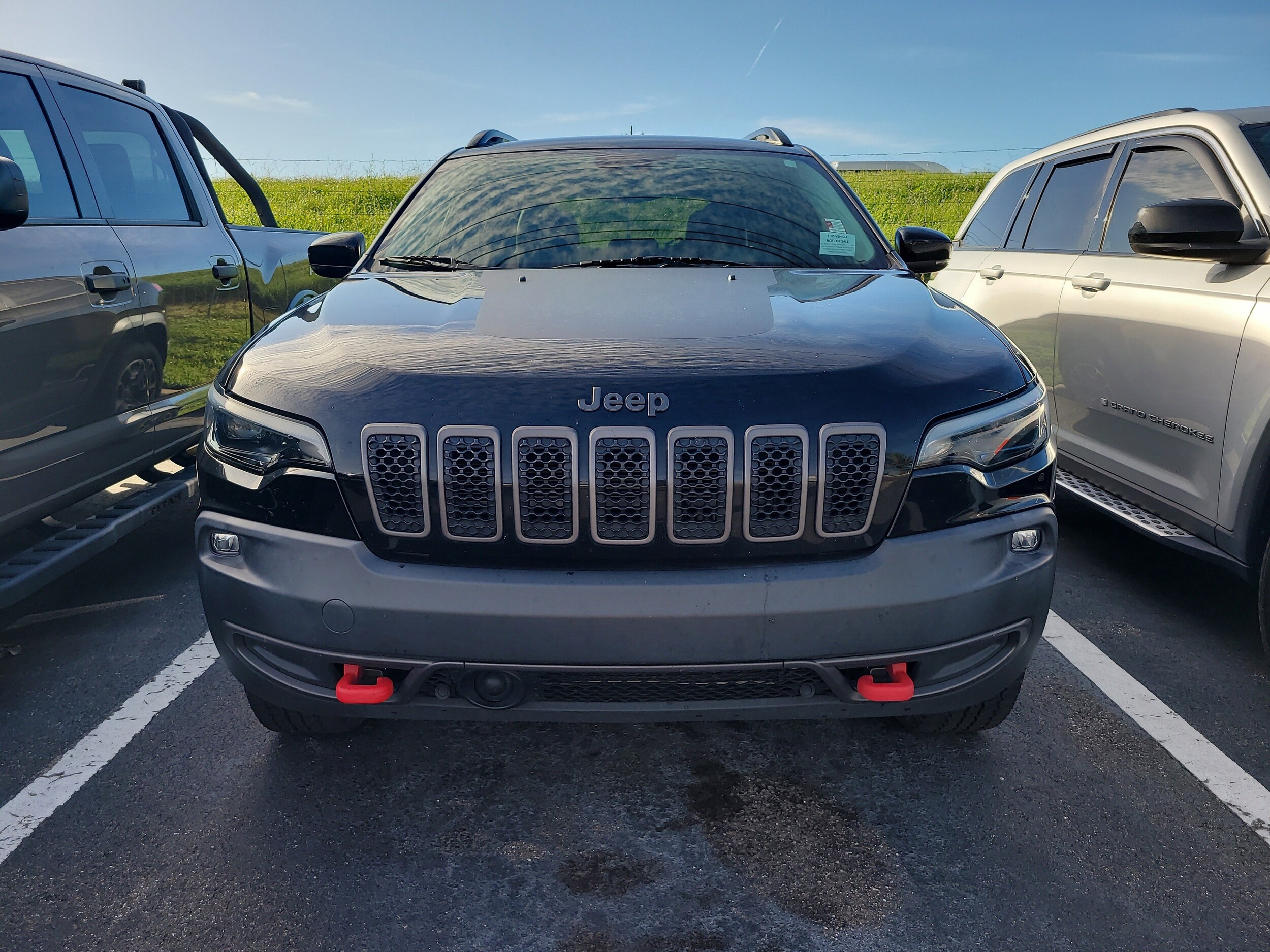 2022 Jeep Cherokee Trailhawk photo 2