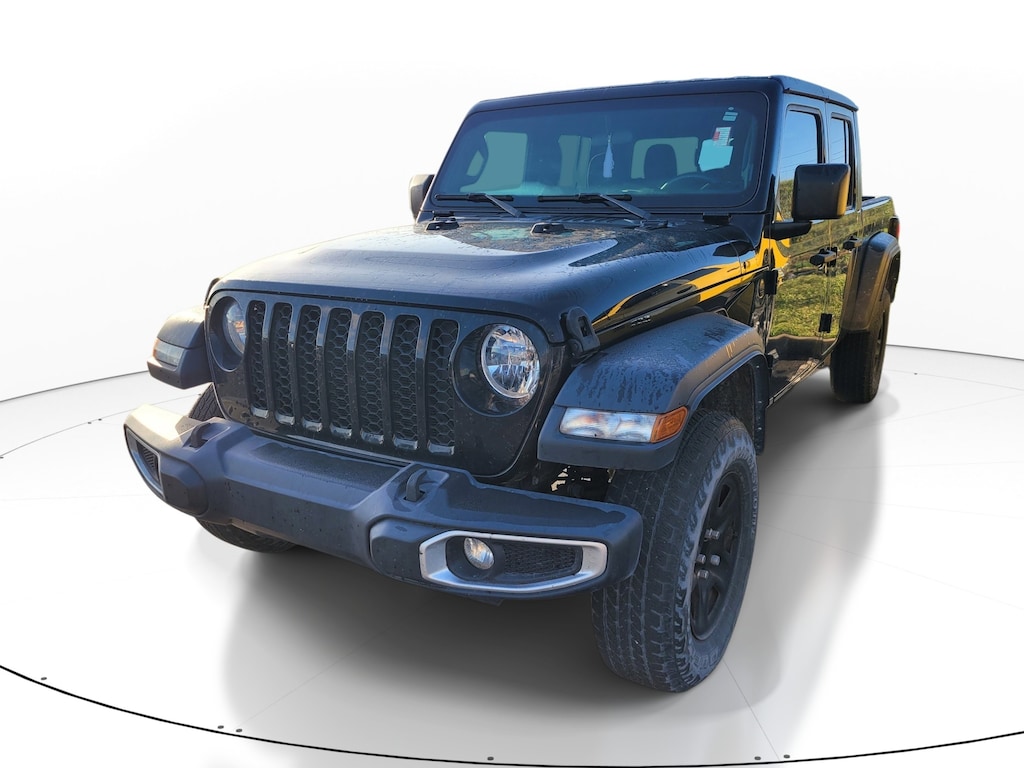 Used 2023 Jeep Gladiator Sport Truck Crew Cab