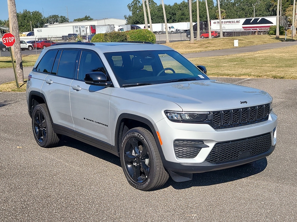 New 2025 Jeep Grand Cherokee ALTITUDE X 4X2 Sport Utility