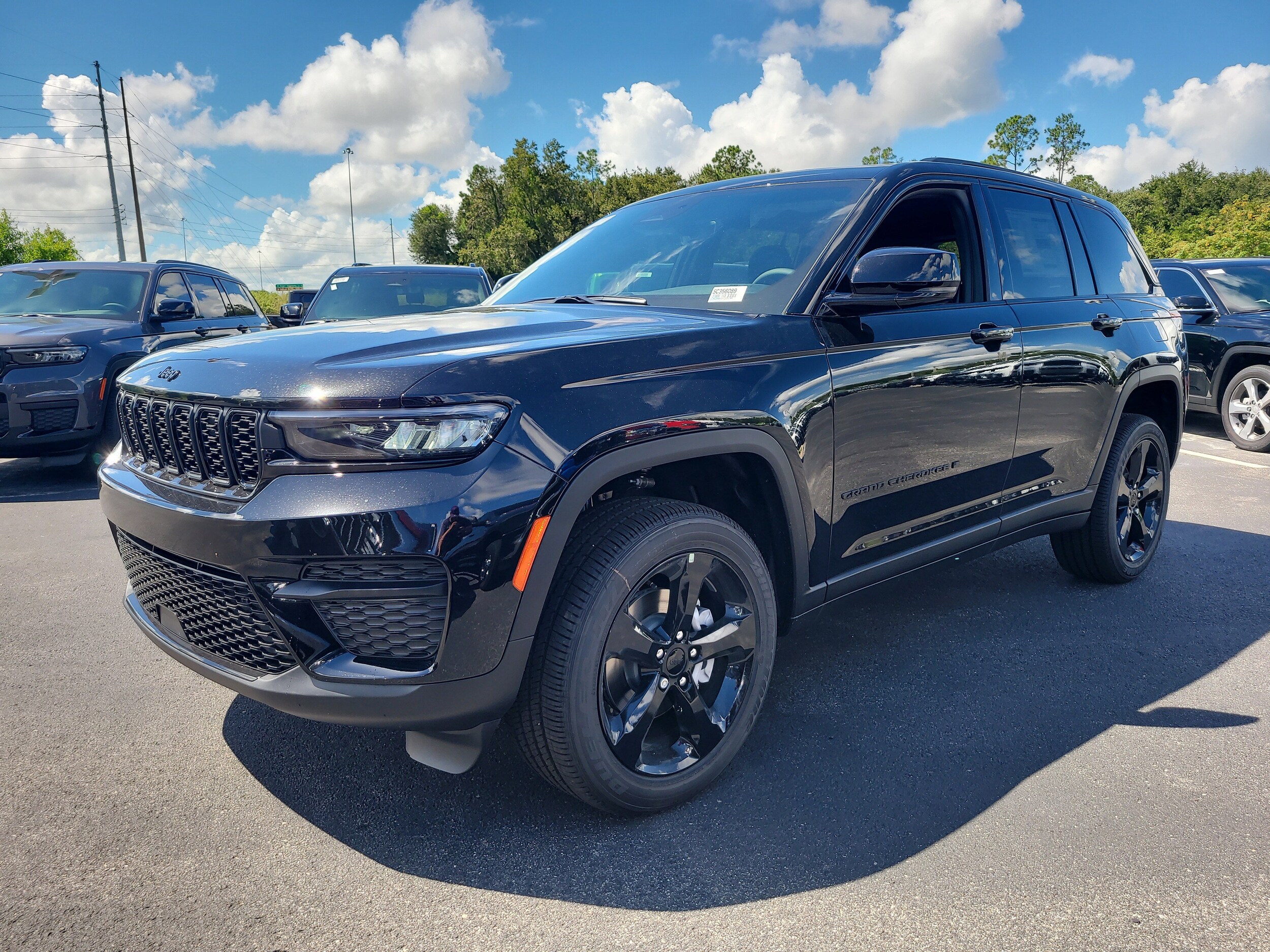2025 Jeep Grand Cherokee Altitude photo 4
