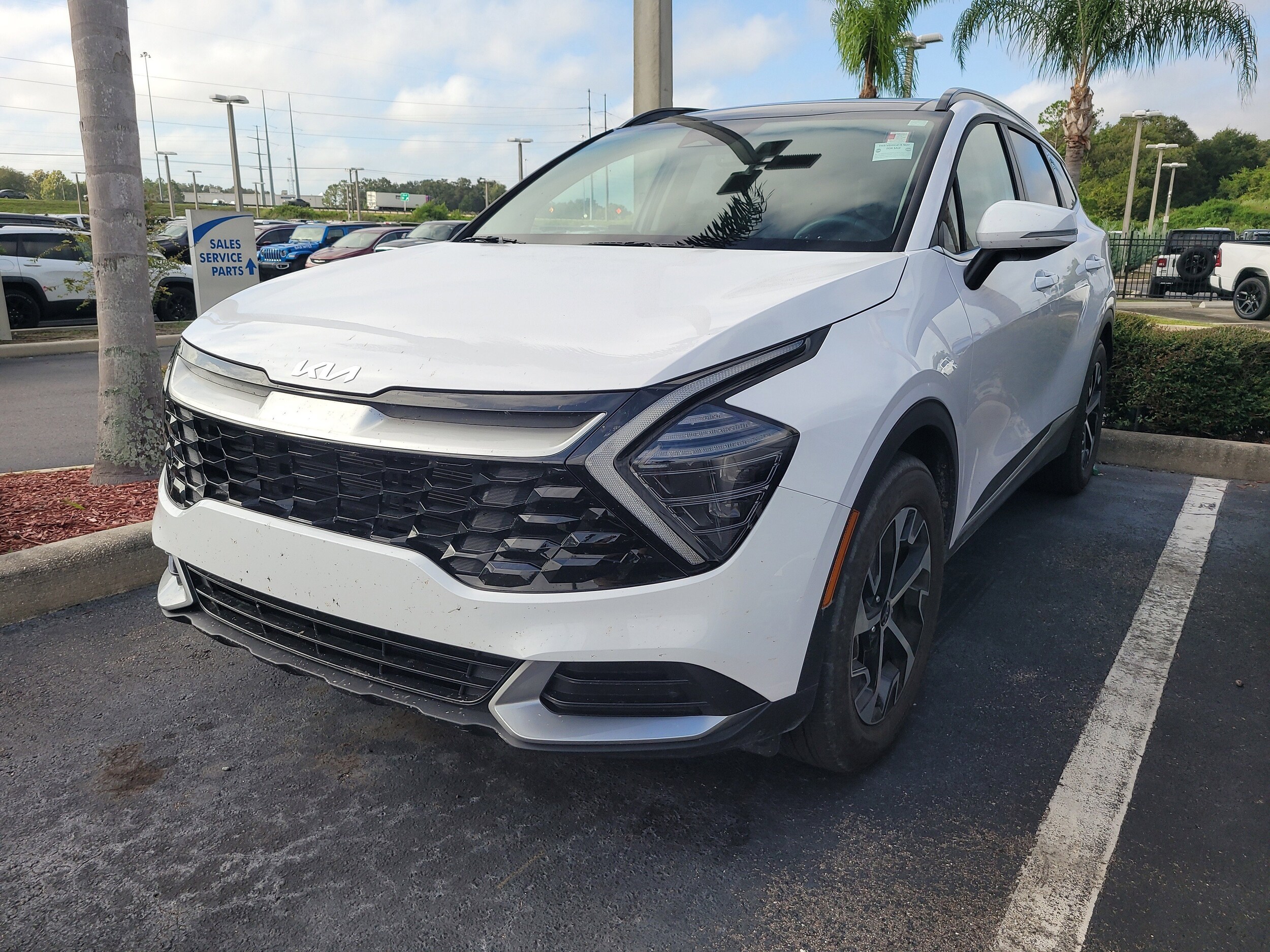 2025 Kia Sportage EX photo 3