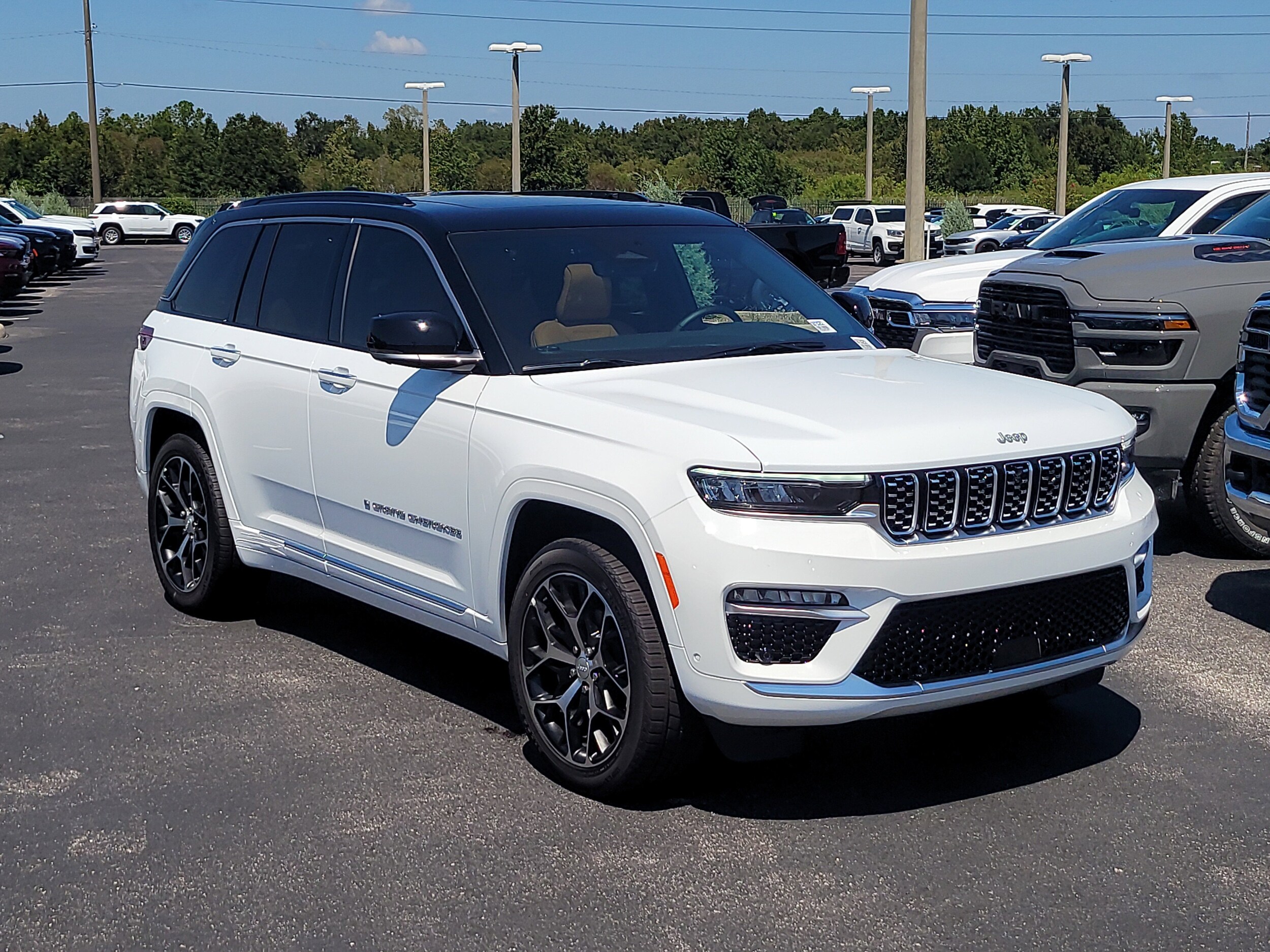 2025 Jeep Grand Cherokee Summit Reserve photo 2