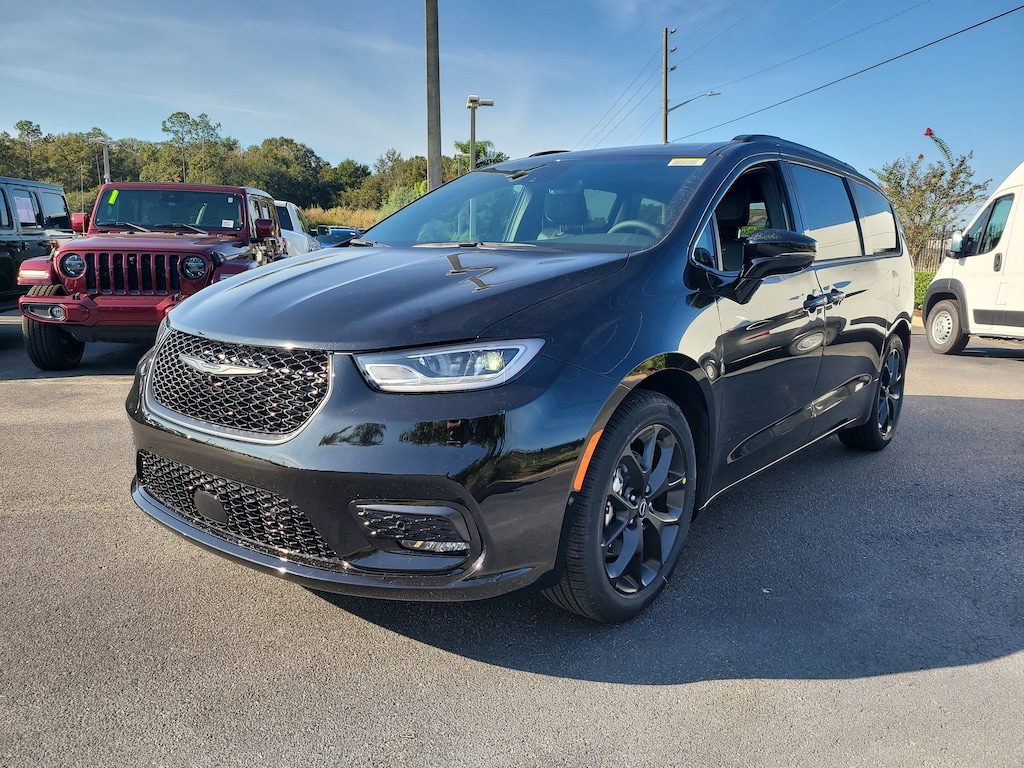 New 2026 Chrysler Pacifica SELECT Passenger Van