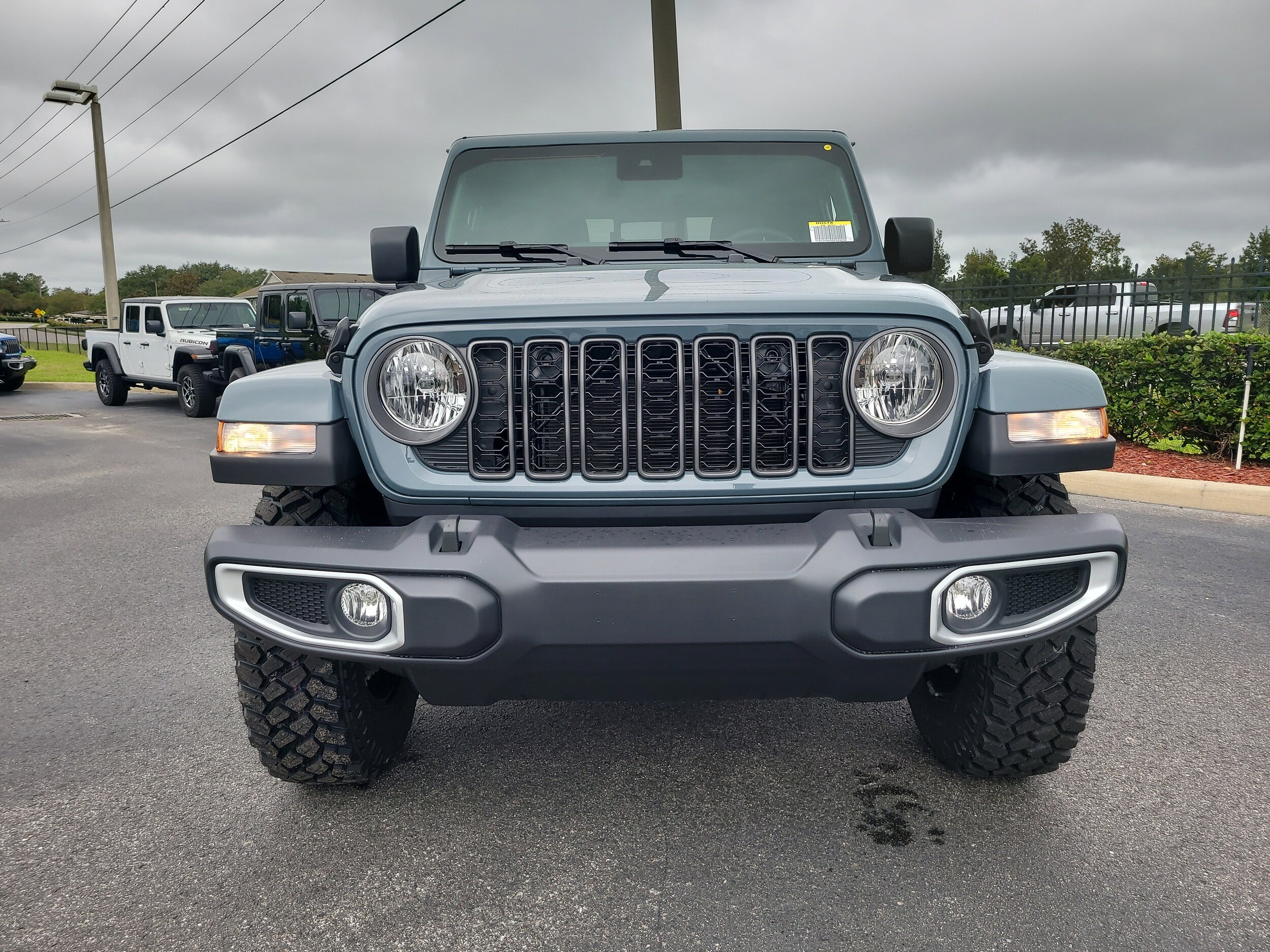 2025 Jeep Gladiator Sport photo 3