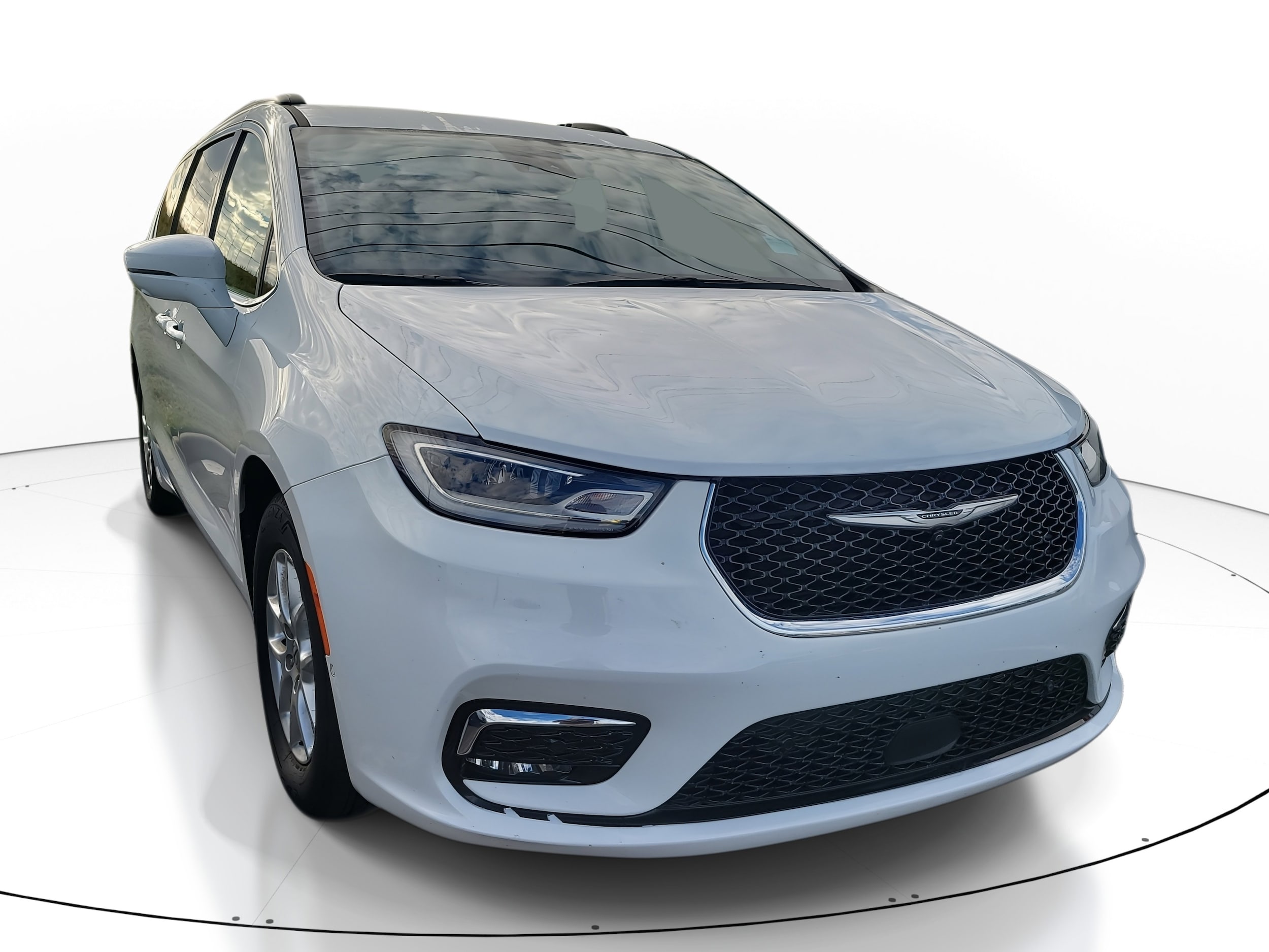 2022 Chrysler Pacifica Touring L's photo