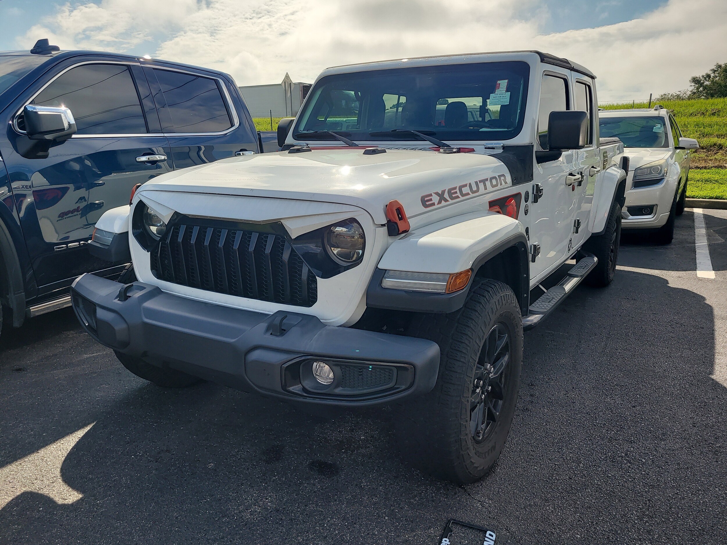 2022 Jeep Gladiator Sport Altitude photo 3