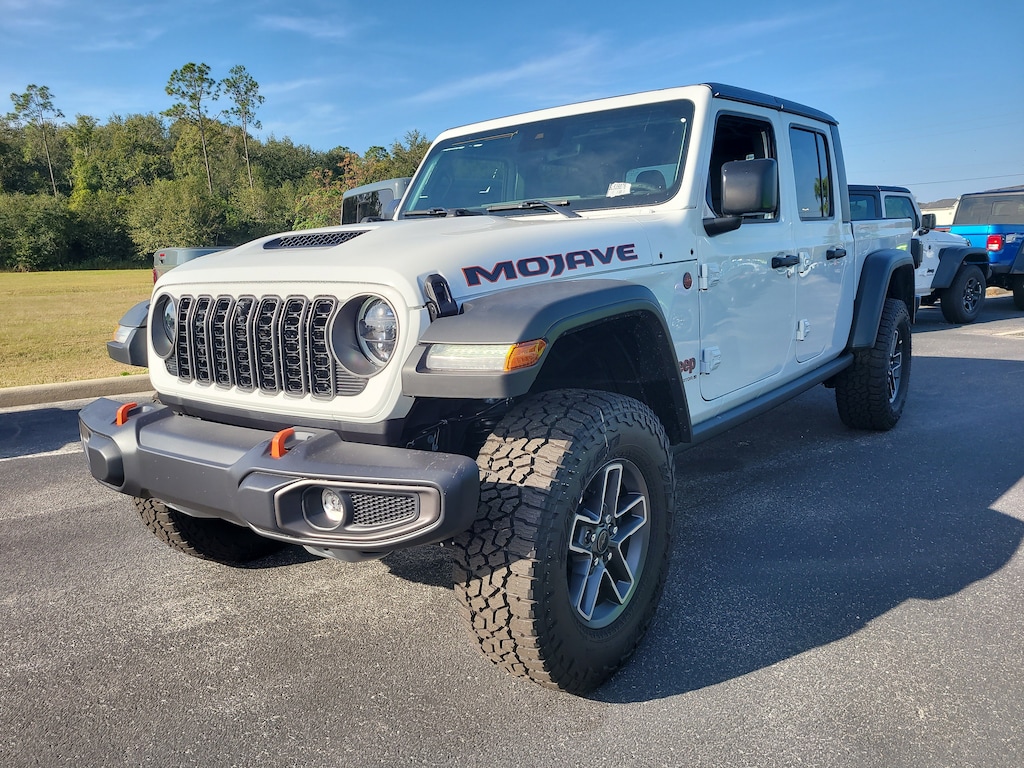New 2025 Jeep Gladiator MOJAVE 4X4 Pickup