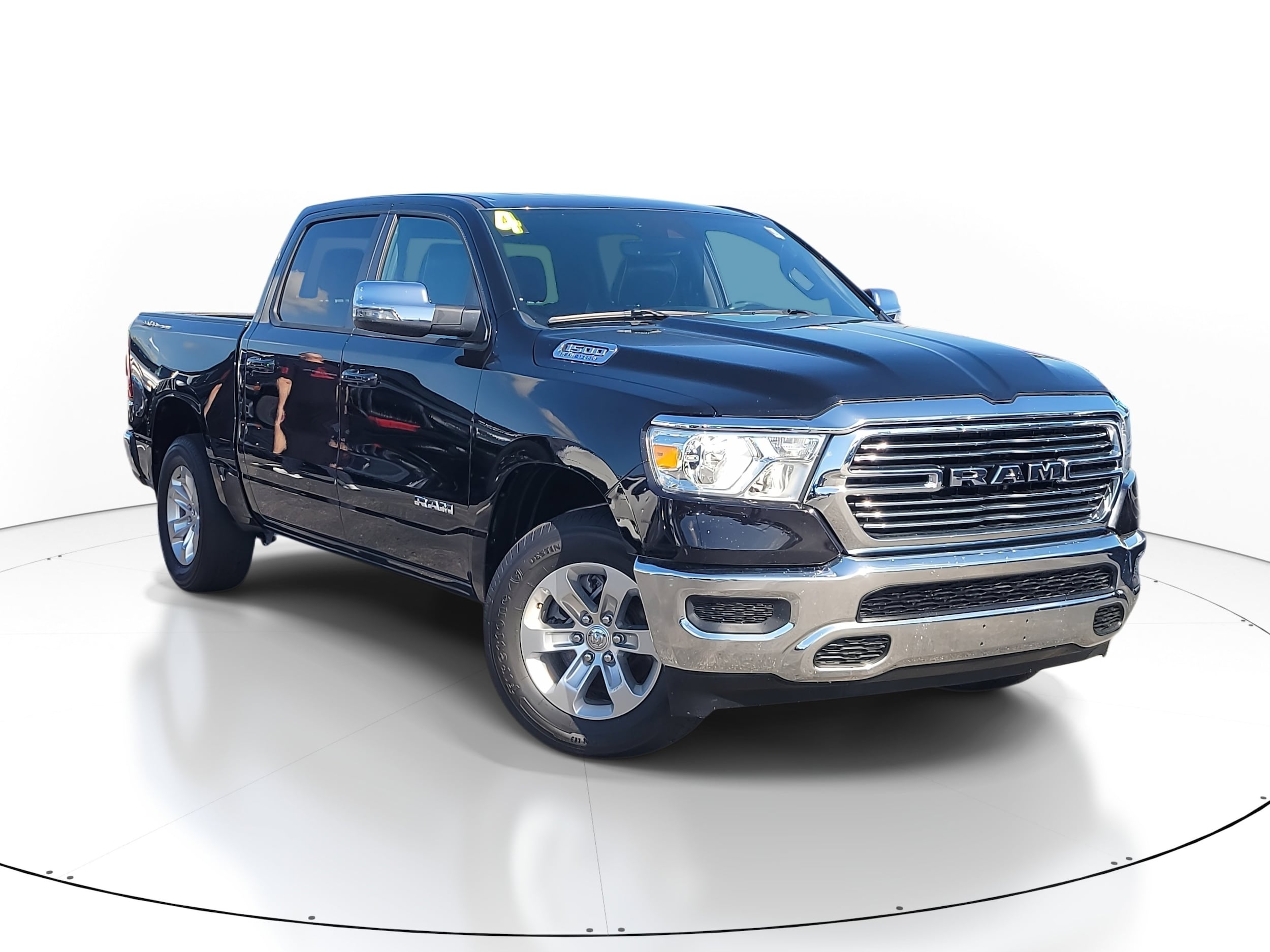 2024 RAM 1500 Laramie 4x4 Crew Cab 5'7's photo