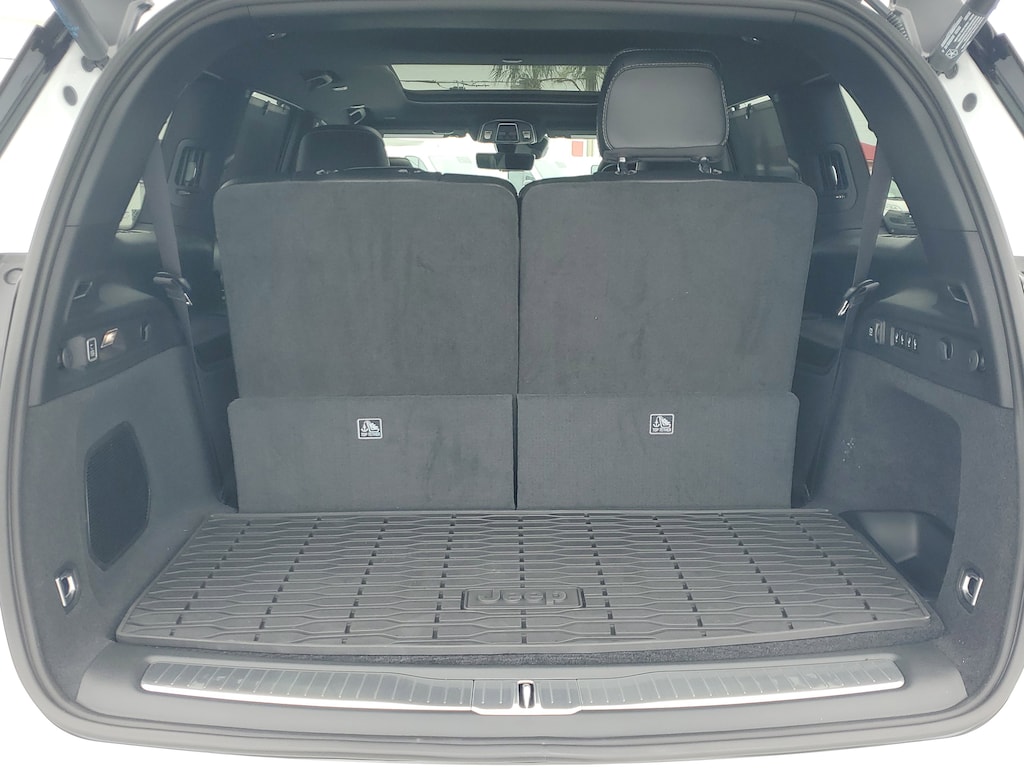 New 2025 Jeep Grand Cherokee L OVERLAND 4X4 Sport Utility