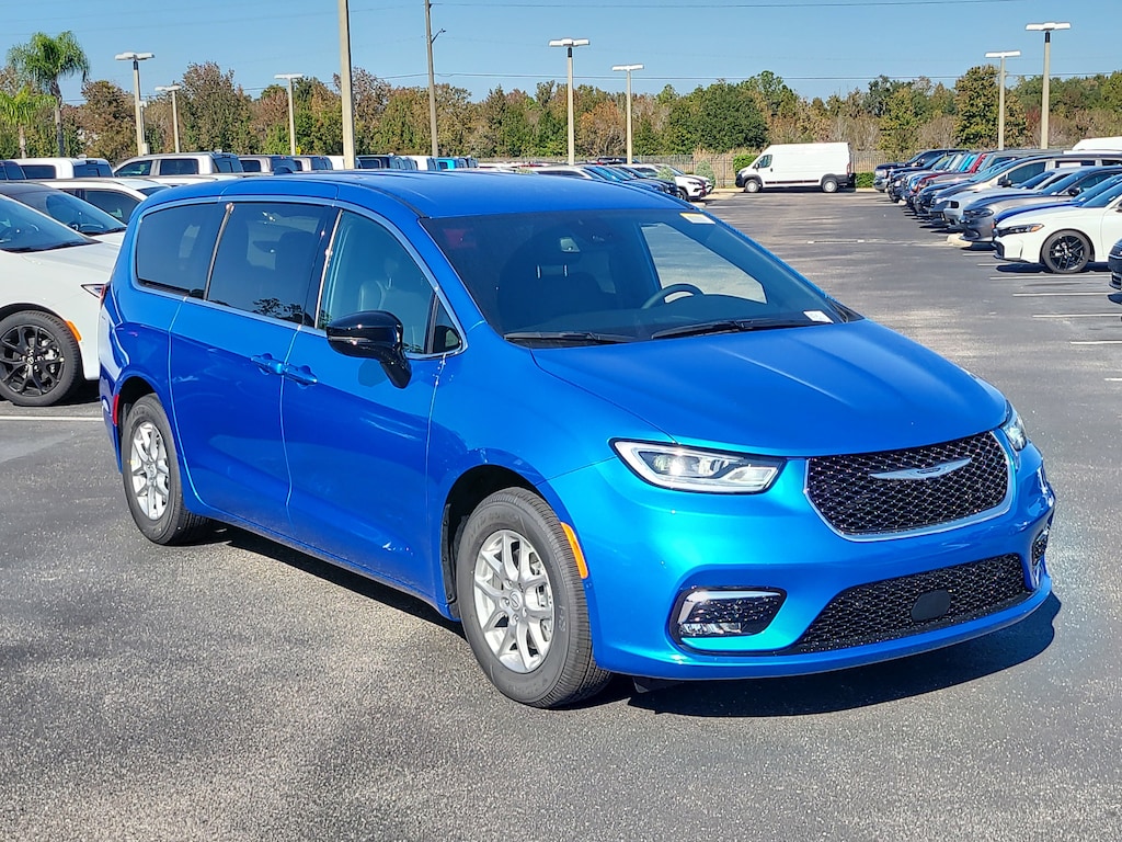New 2026 Chrysler Pacifica SELECT Passenger Van