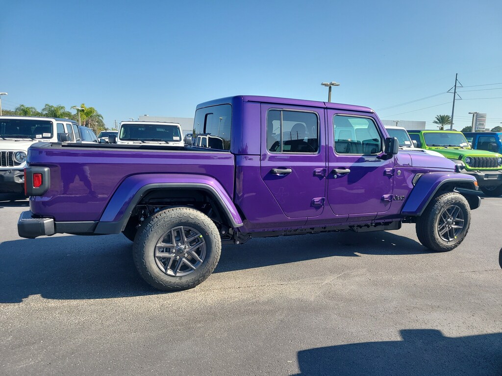 New 2026 Jeep Gladiator SPORT S 4X4 Pickup