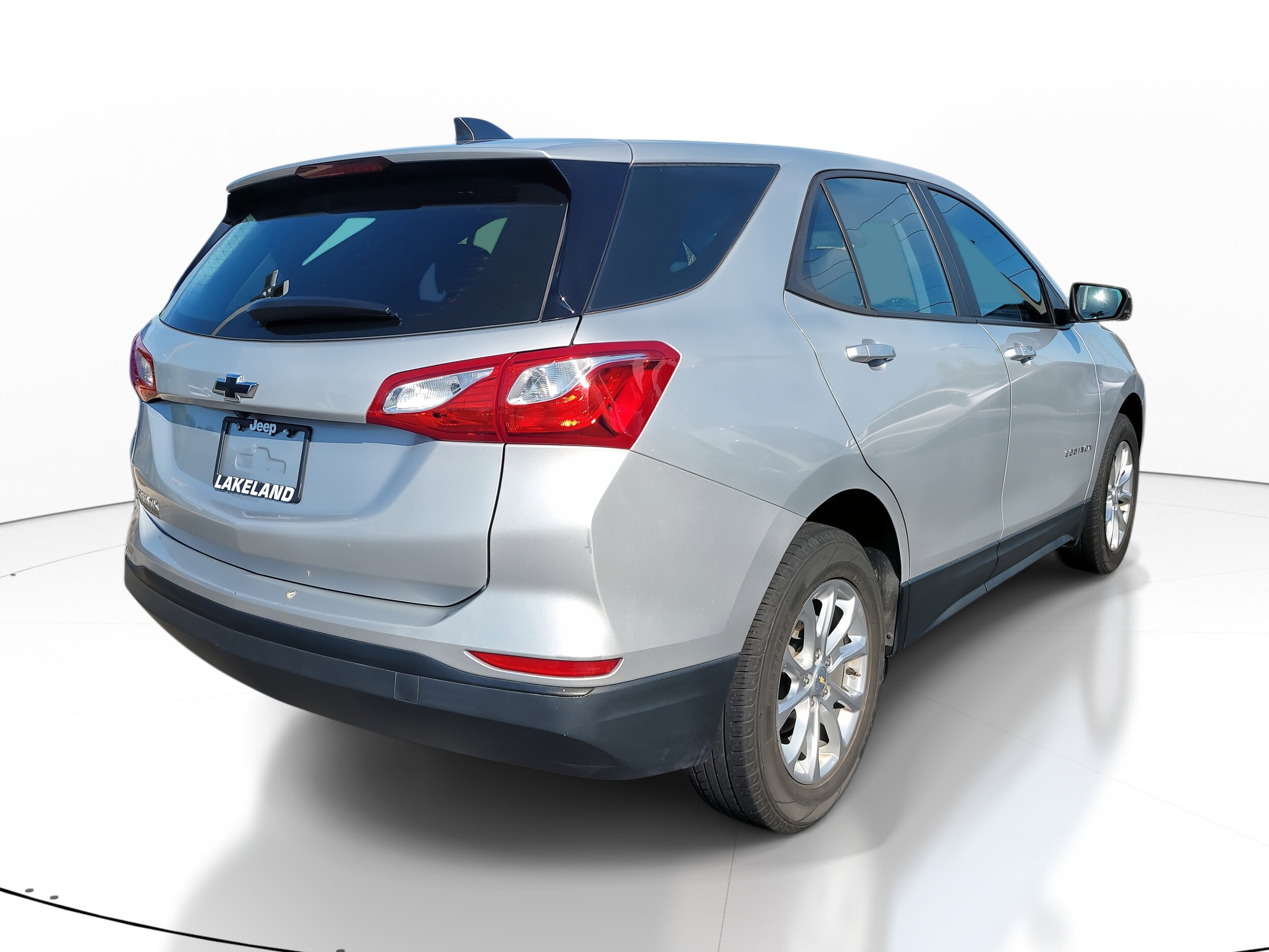 2020 Chevrolet Equinox LS photo 4