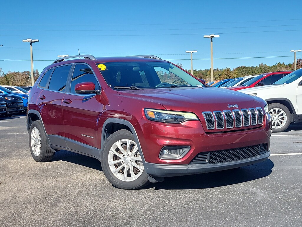 Used 2019 Jeep Cherokee Latitude FWD SUV