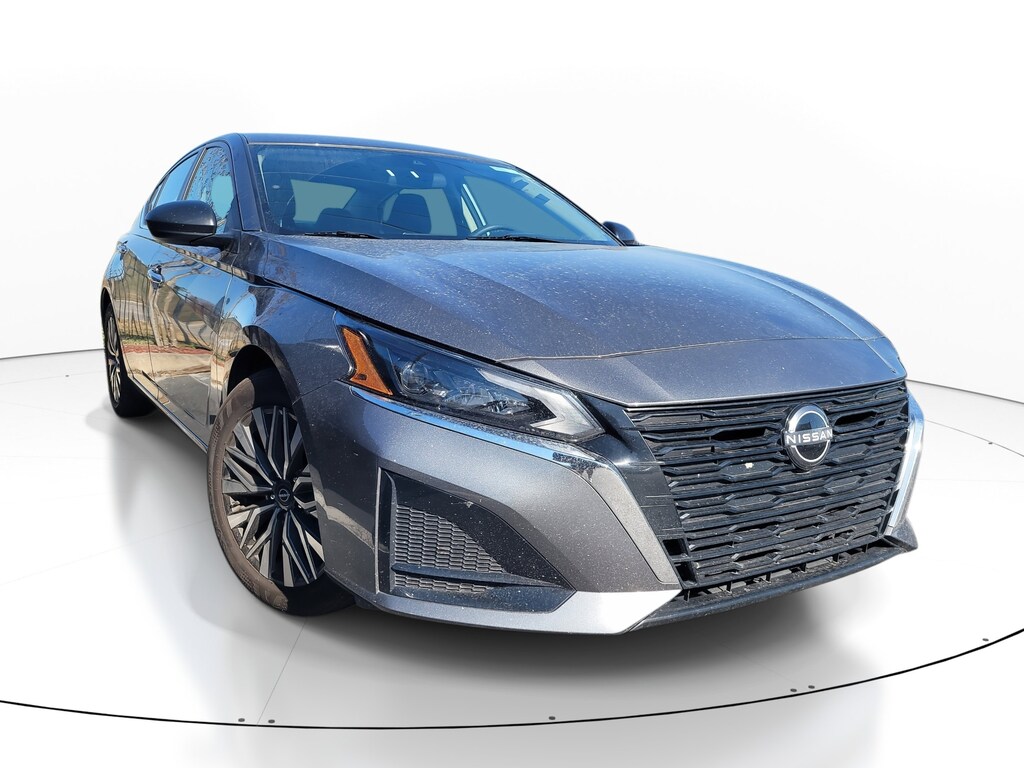 Used 2025 Nissan Altima SV Sedan