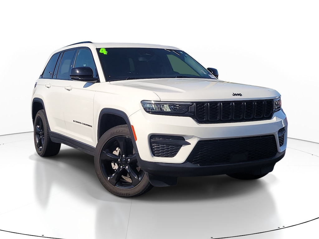 Used 2024 Jeep Grand Cherokee Laredo SUV