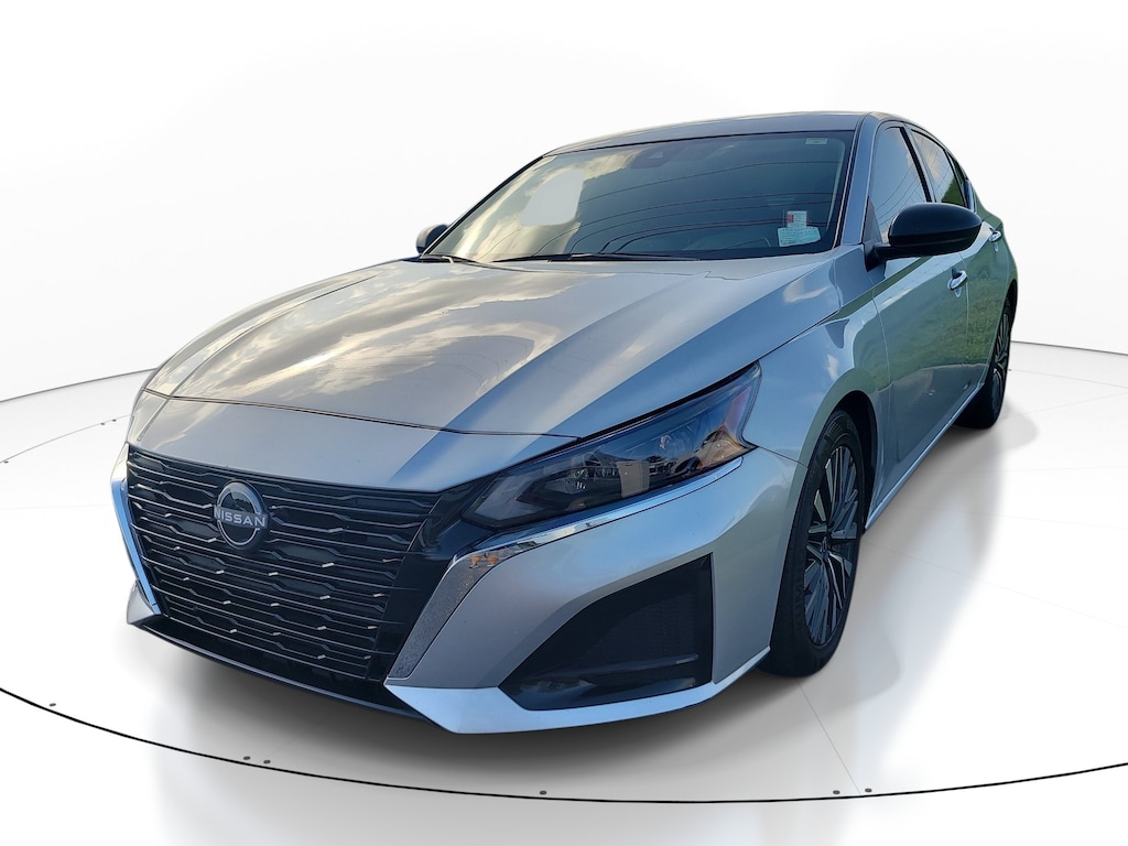 Used 2024 Nissan Altima 2.5 SV Sedan