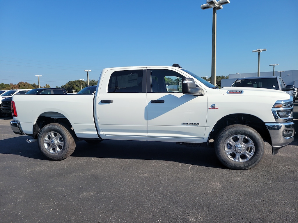 New 2026 Ram 3500 BIG HORN CREW CAB 4X4 6'4 BOX Pickup