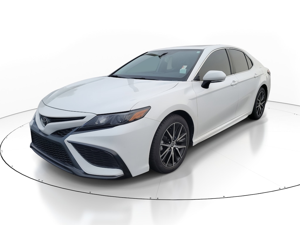 Used 2022 Toyota Camry SE Sedan