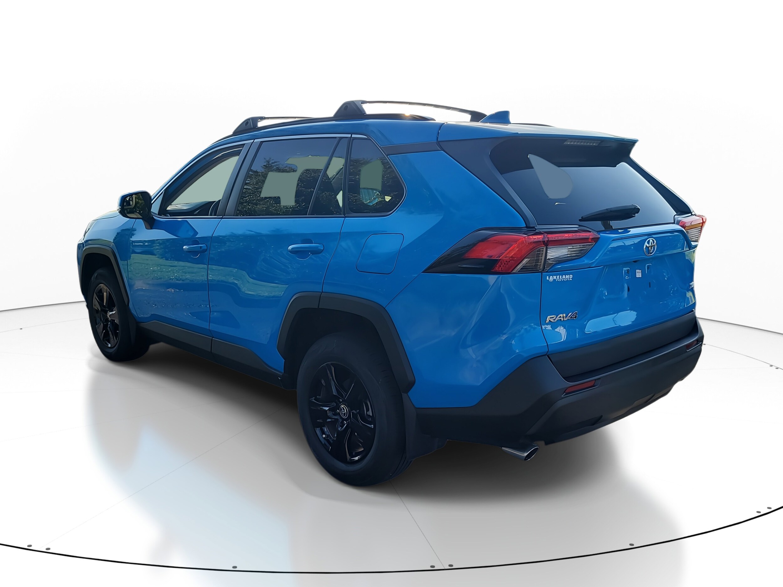 2021 Toyota RAV4 XLE photo 4