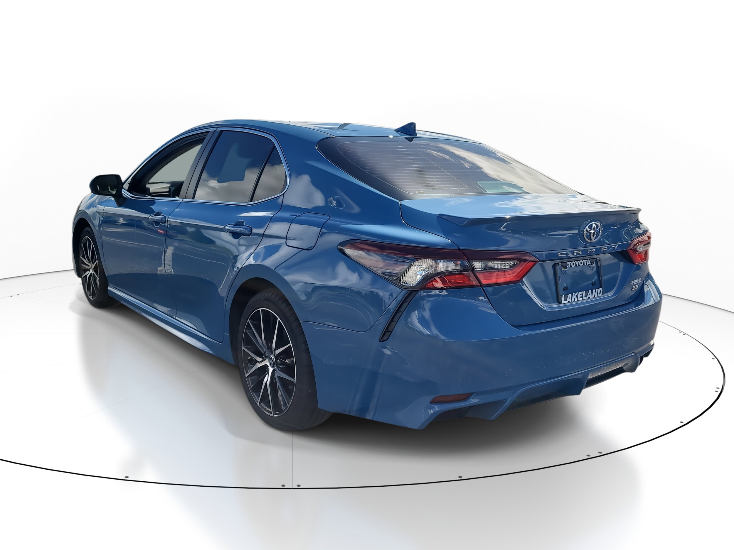 2023 Toyota Camry SE photo 4