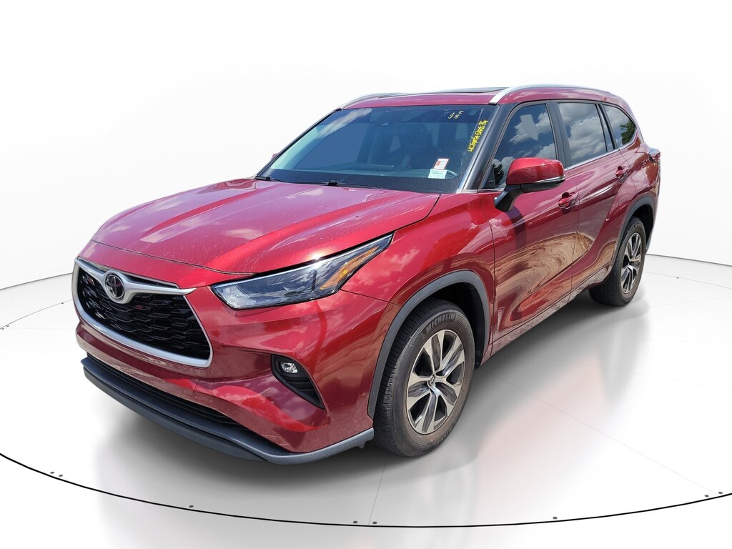 Used 2023 Toyota Highlander XLE SUV