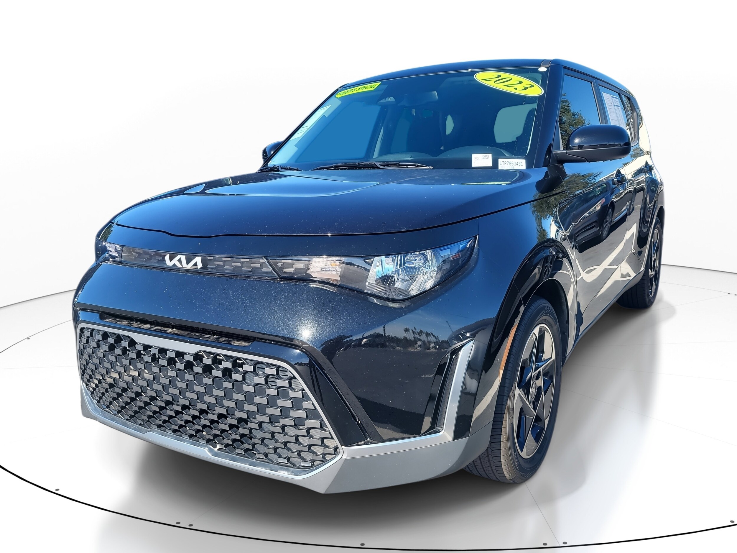 2023 Kia Soul EX photo 3