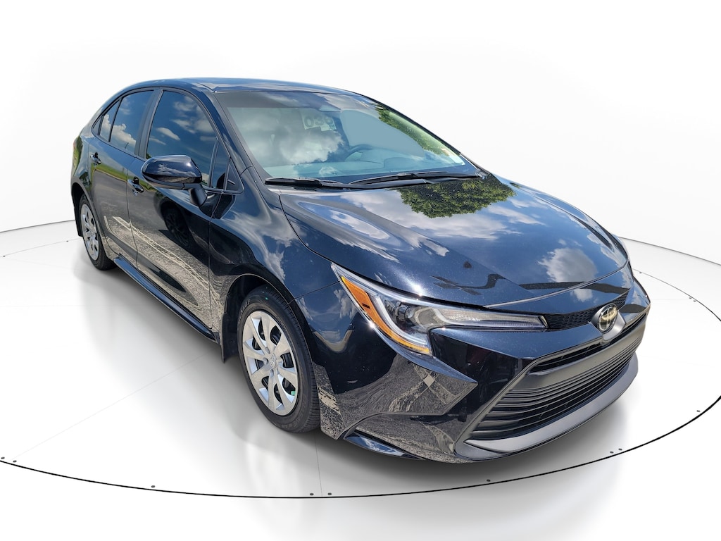 Certified 2025 Toyota Corolla LE Sedan
