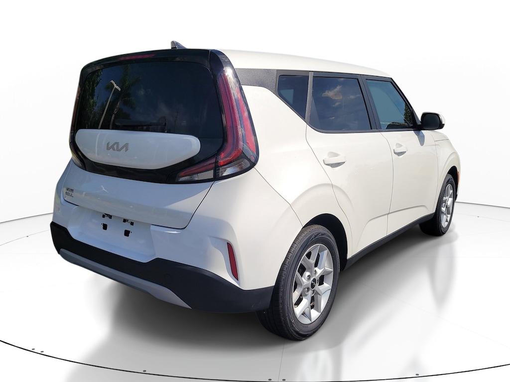 Used 2023 Kia Soul LX Hatchback