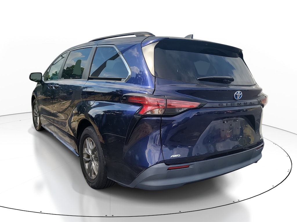 Used 2021 Toyota Sienna LE 8 Passenger Van