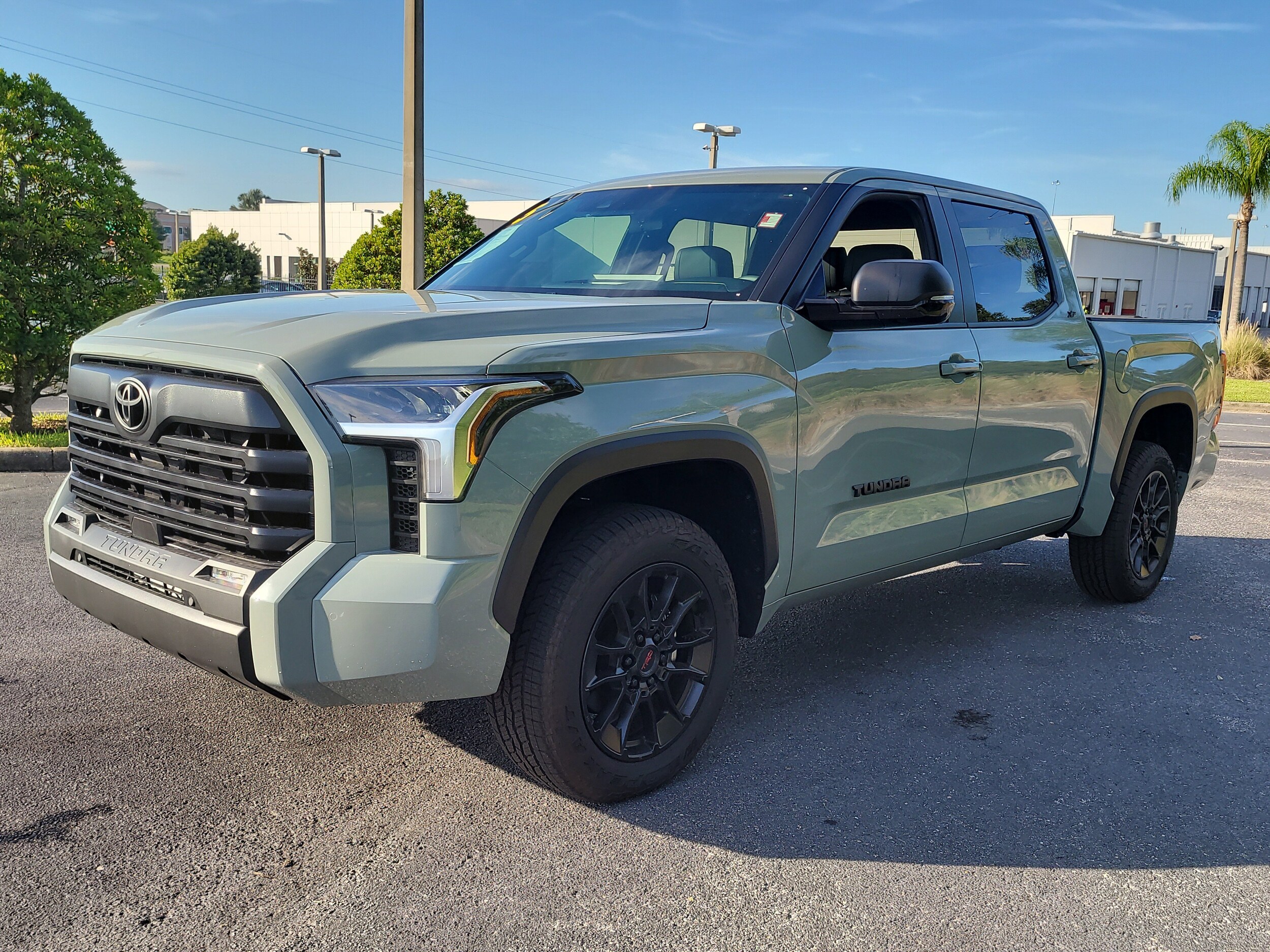 2025 Toyota Tundra SR5 CrewMax photo 3