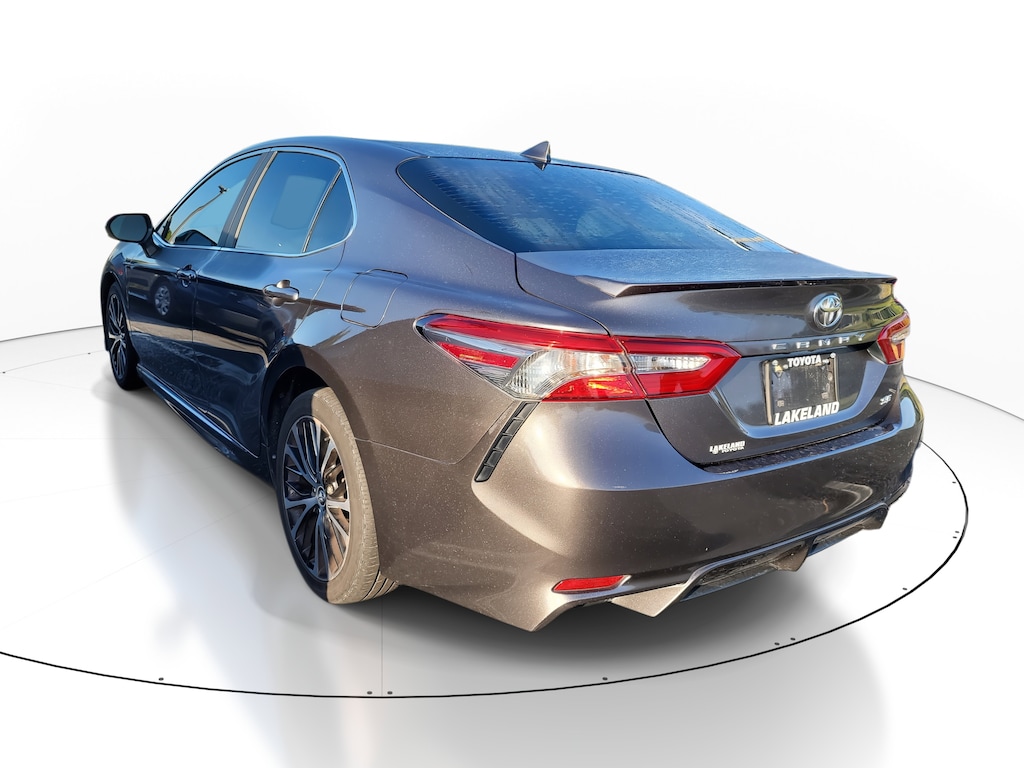 Used 2019 Toyota Camry SE Sedan
