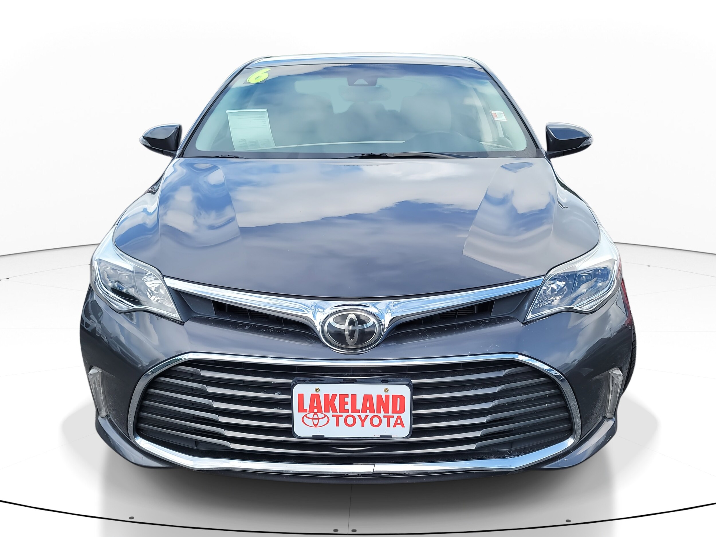 2018 Toyota Avalon XLE photo 2
