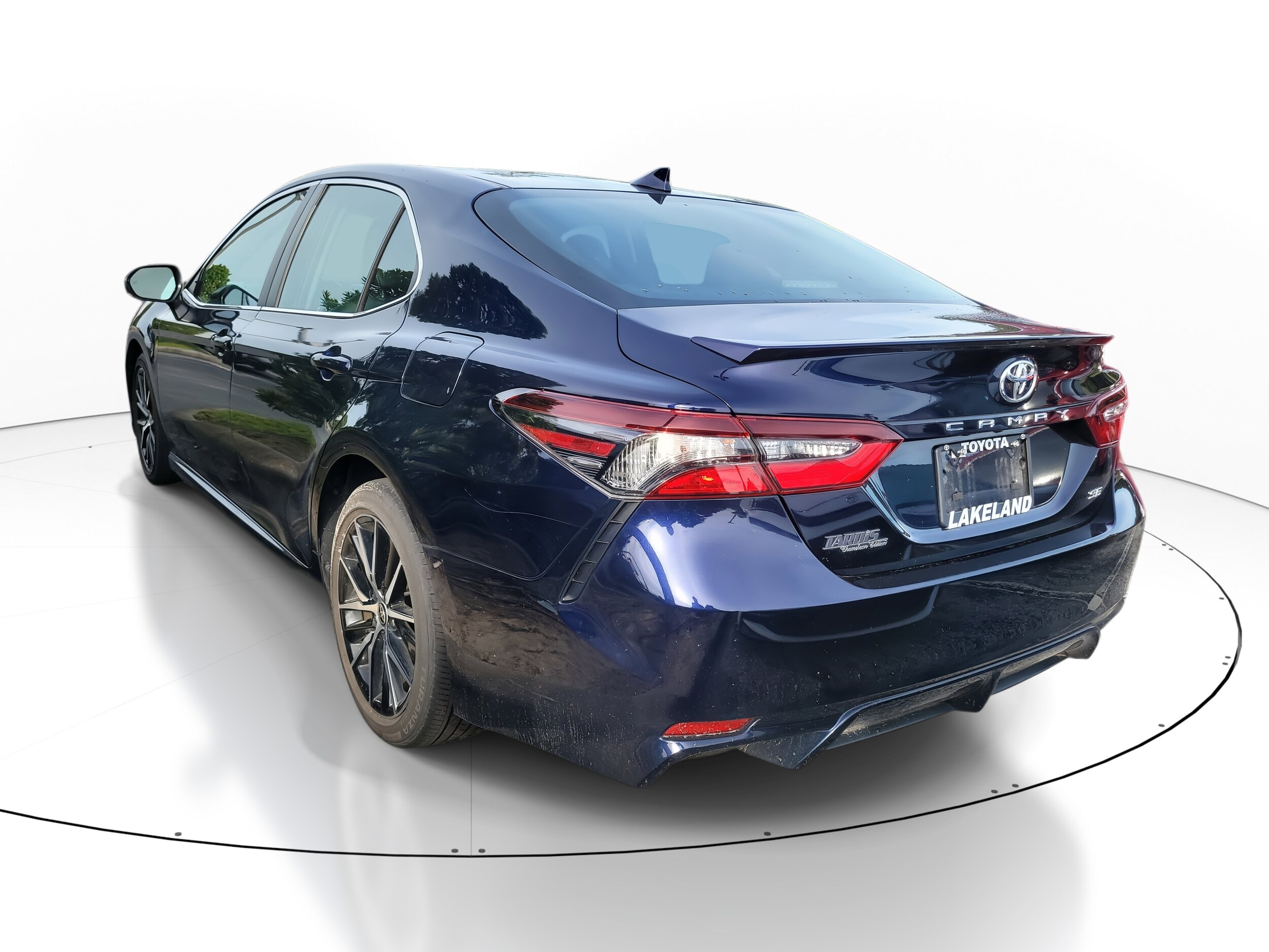 2022 Toyota Camry SE photo 4