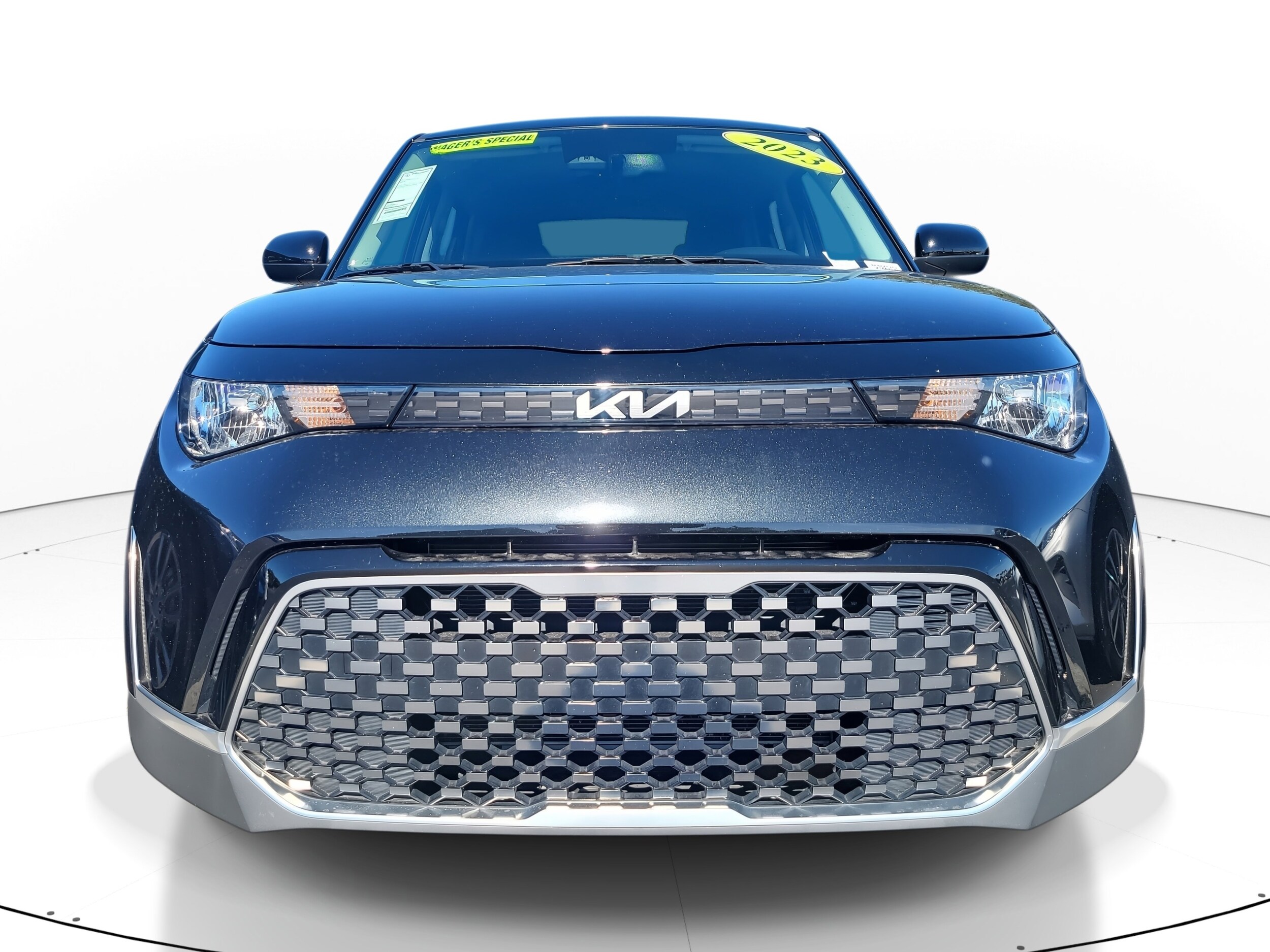 2023 Kia Soul EX photo 2