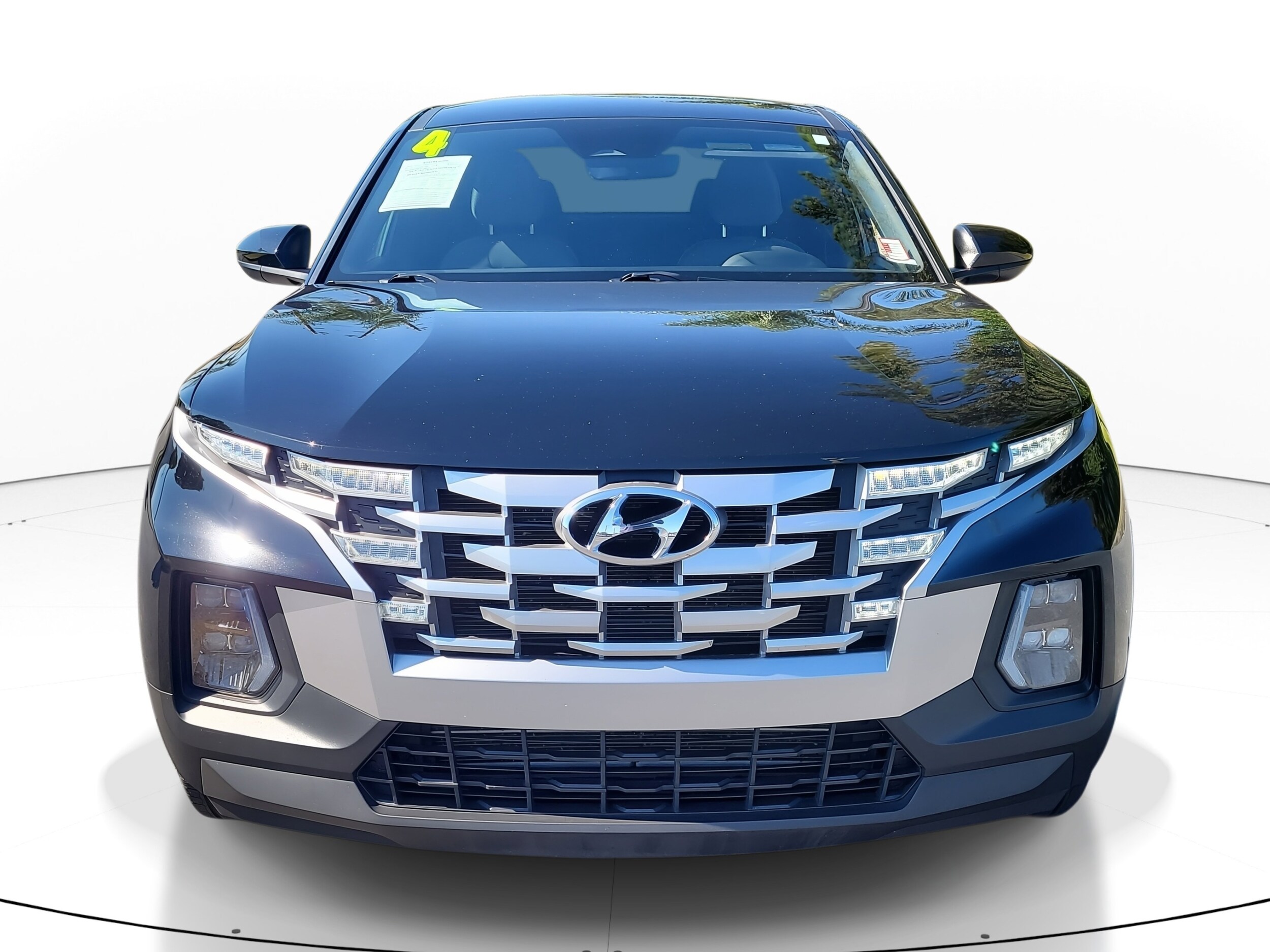 2024 Hyundai Santa Cruz SE photo 2