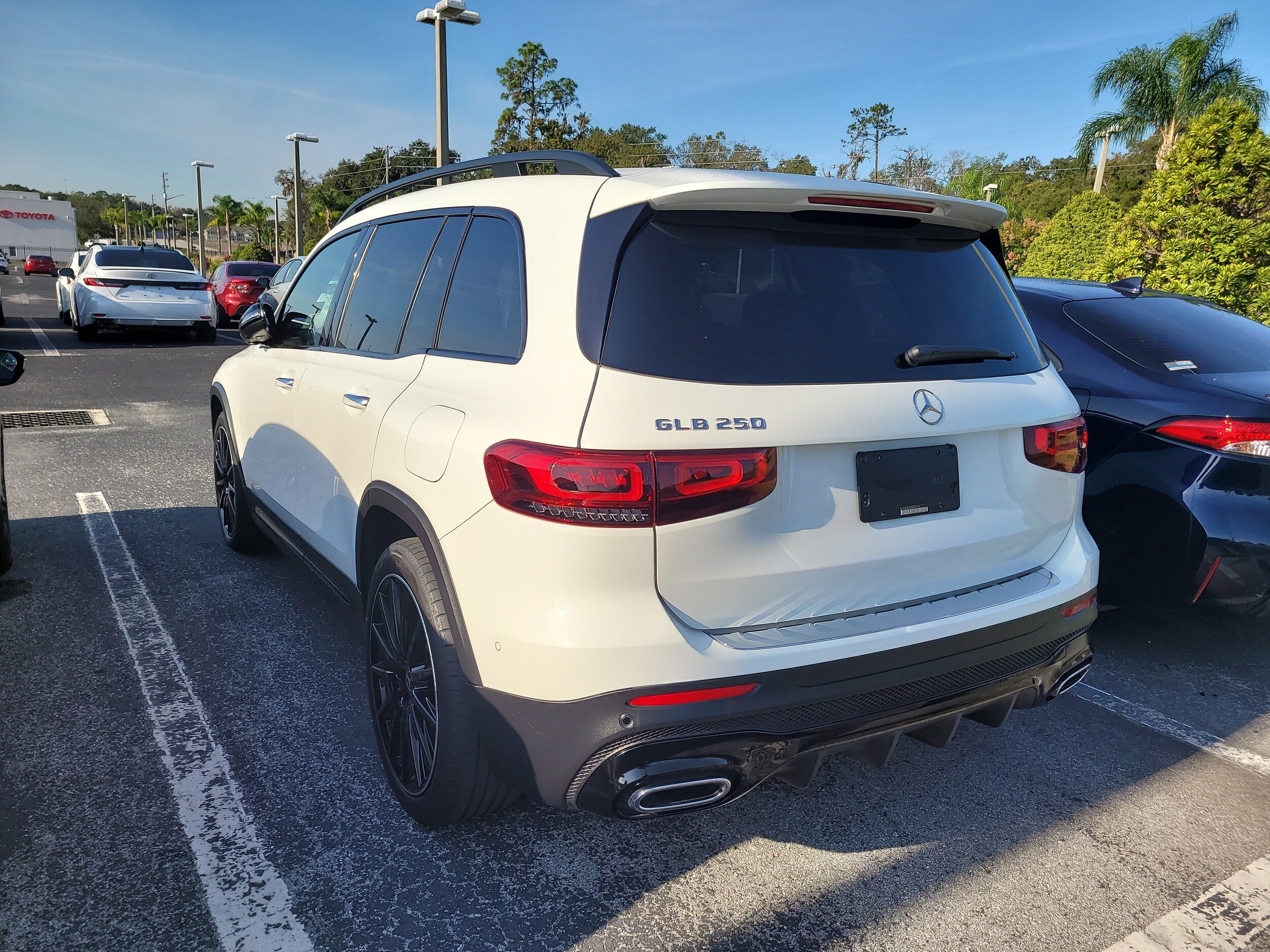 2023 Mercedes Benz GLB 250 photo 4