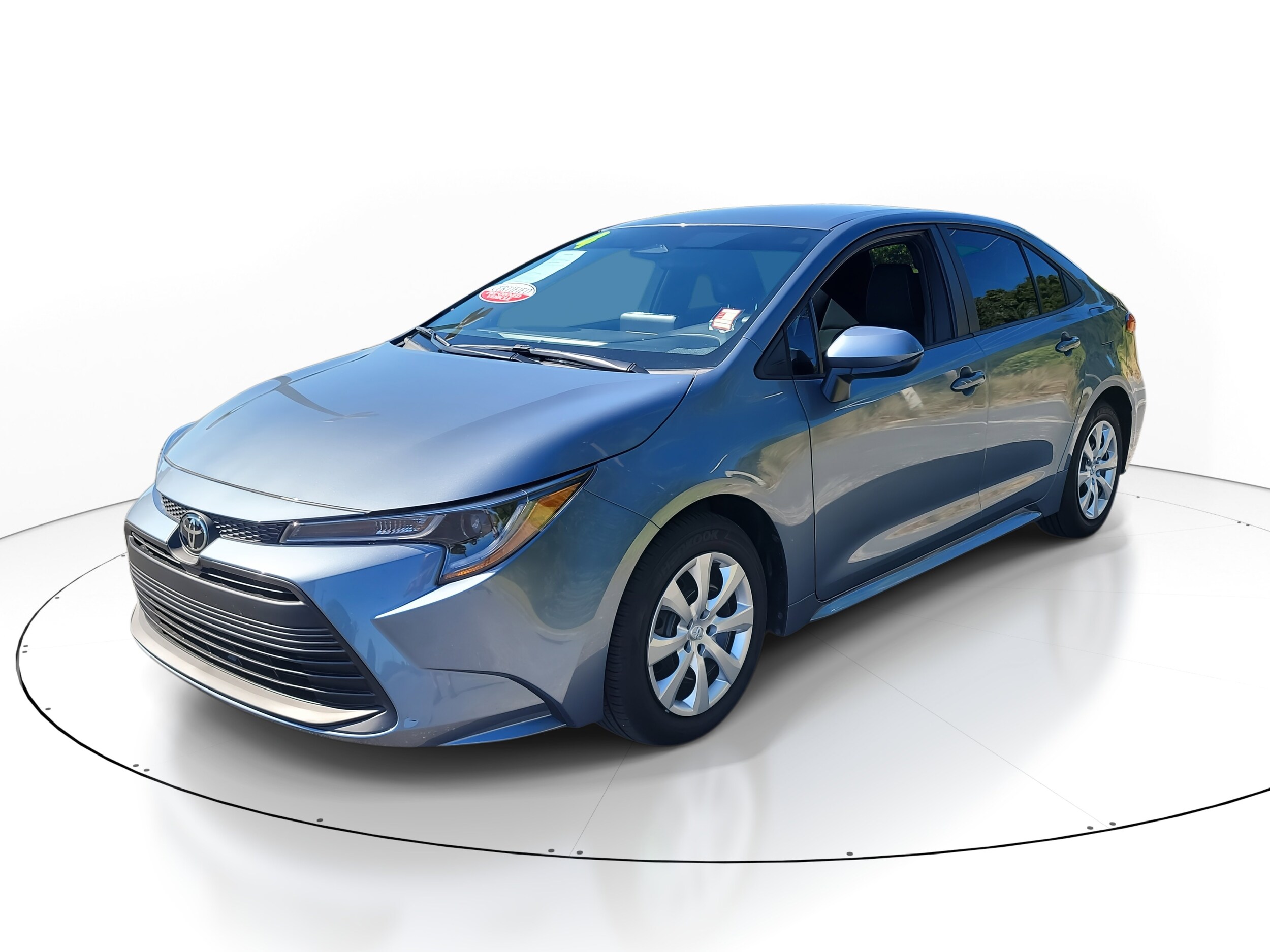 2024 Toyota Corolla LE photo 3