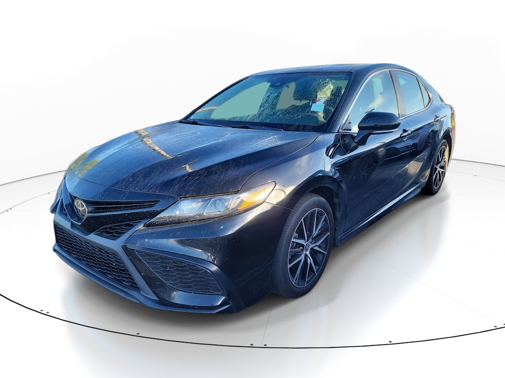 Used 2023 Toyota Camry SE Sedan