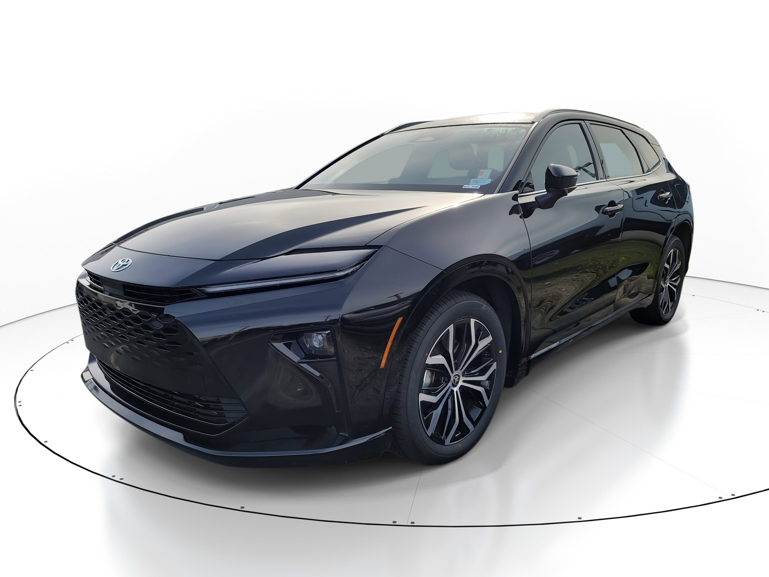 2025 Toyota Crown Signia XLE photo 3
