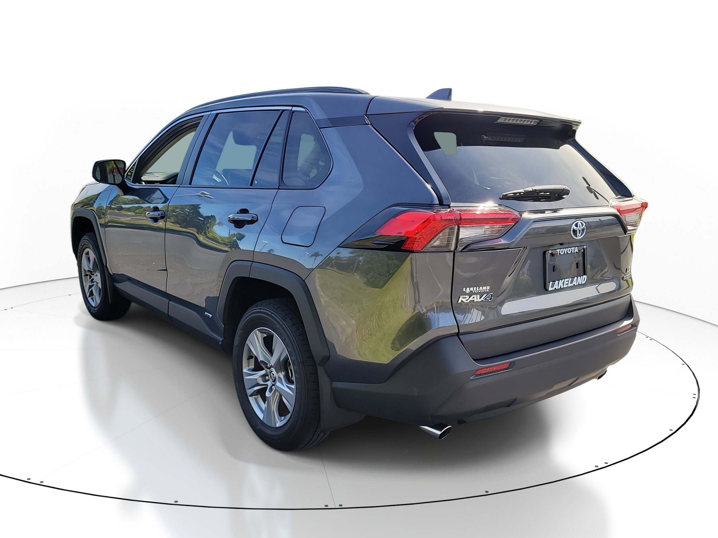 2024 Toyota RAV4 Hybrid LE photo 4