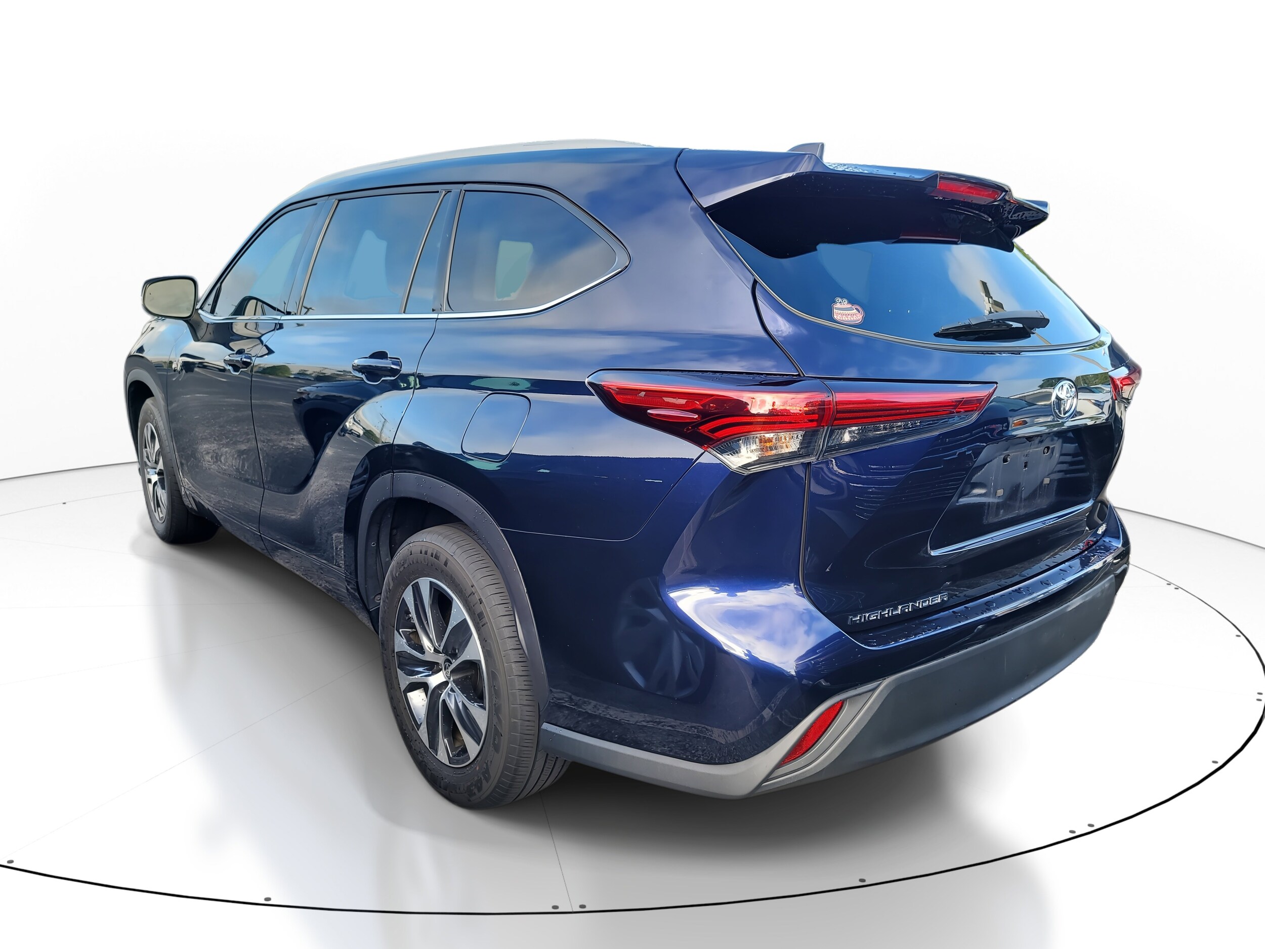 2022 Toyota Highlander XLE photo 4