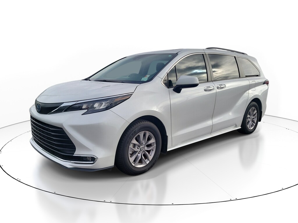 Used 2024 Toyota Sienna XLE 8 Passenger Van Passenger Van