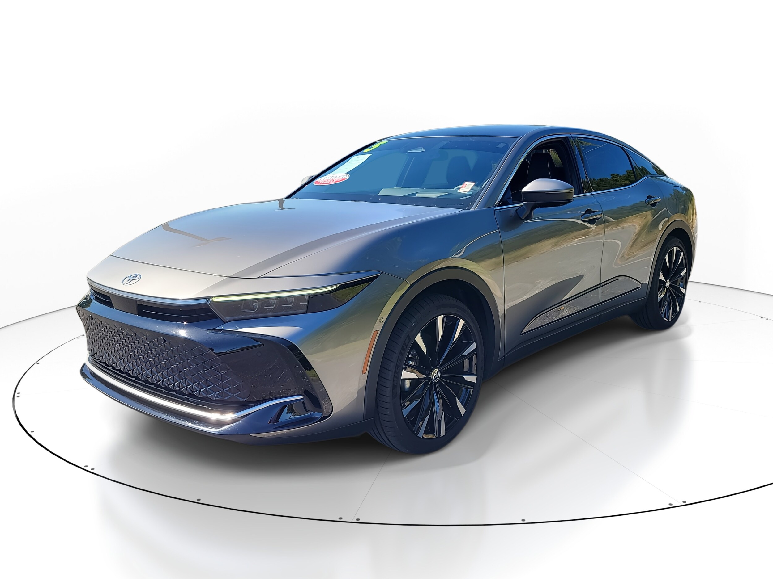 2025 Toyota Crown Platinum photo 3