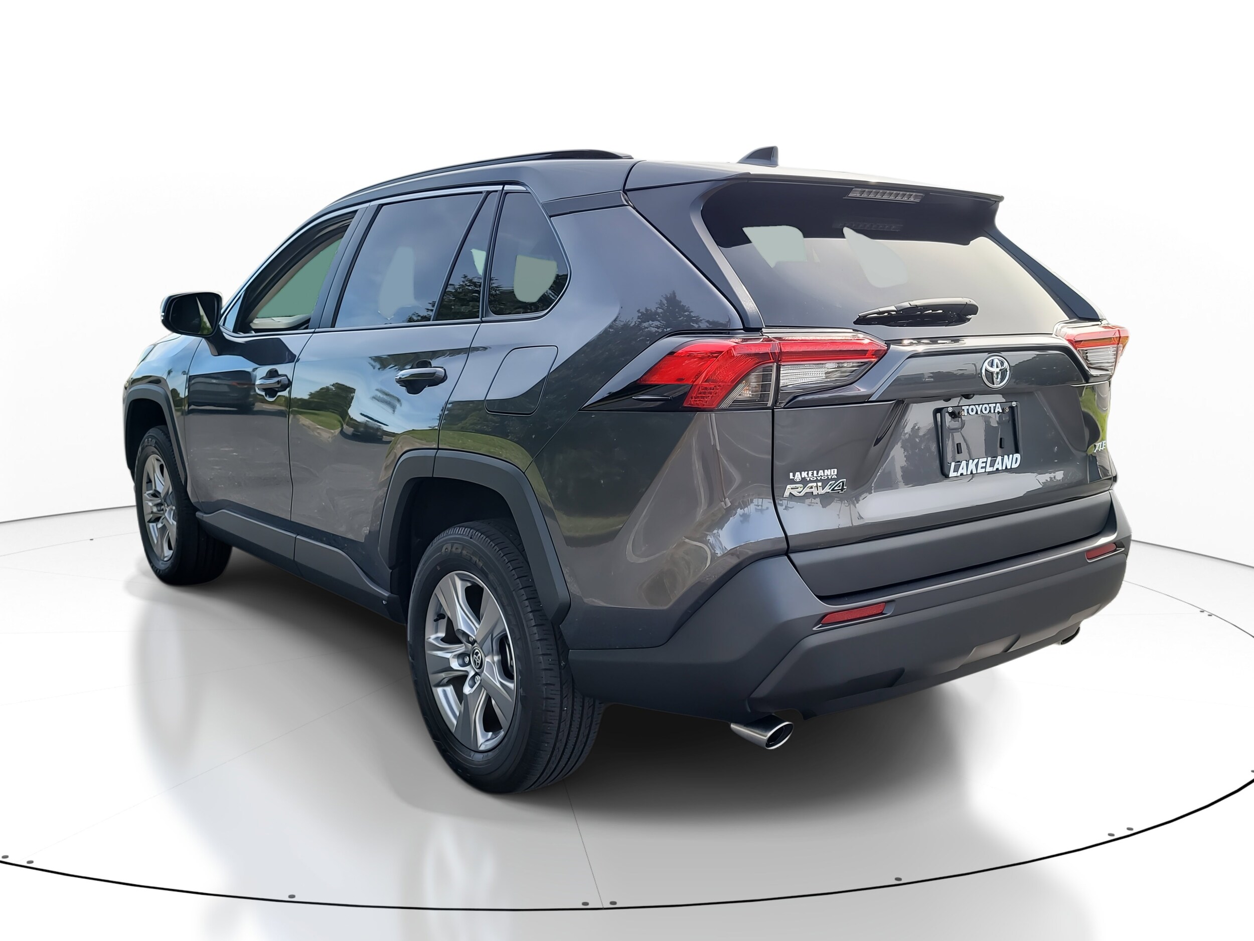 2023 Toyota RAV4 XLE photo 2
